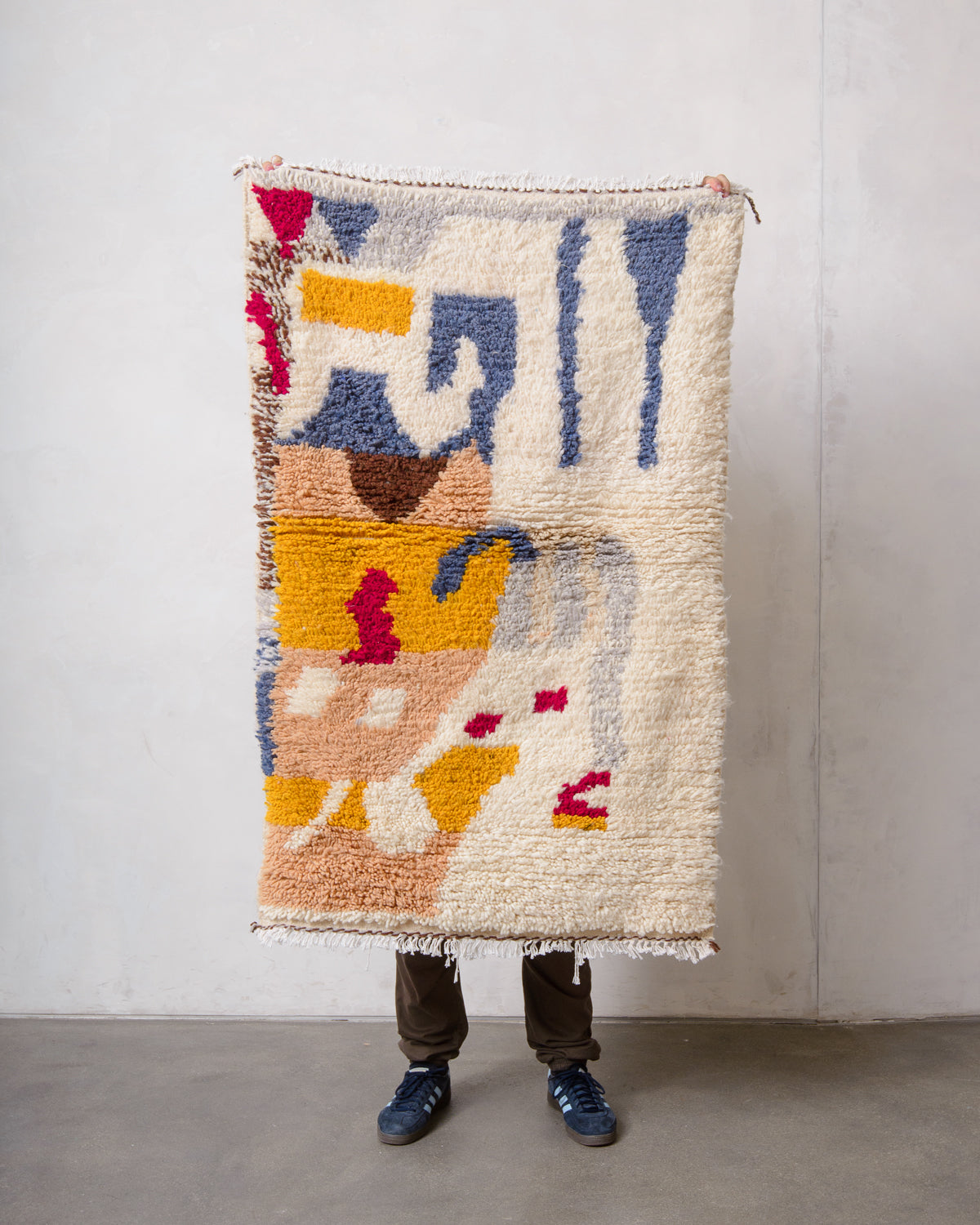 Modern designer handcrafted Berber rug from Morocco. Azilal rug with beautiful colours and patterns. Made of sheep’s wool and colourful cotton.