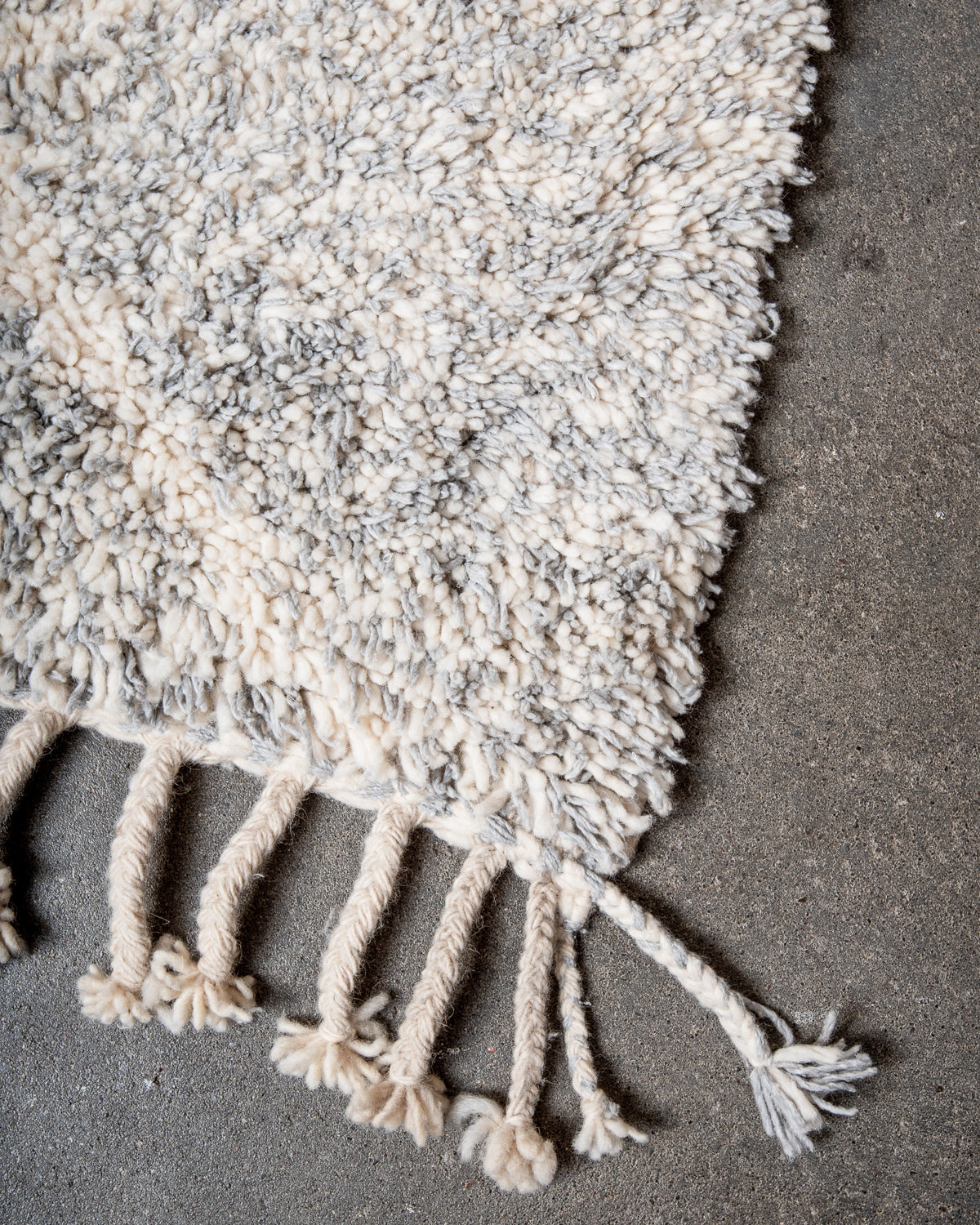 Modern, designer, handcrafted Berber rug from Morocco. Beniourain carpet with minimalist design, natural wool pile and a fluffy texture.
