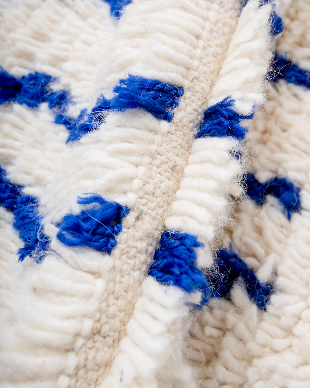 Modern designer handcrafted Berber rug from Morocco. Azilal rug with beautiful colors and patterns. Made of sheep’s wool and colourful cotton.