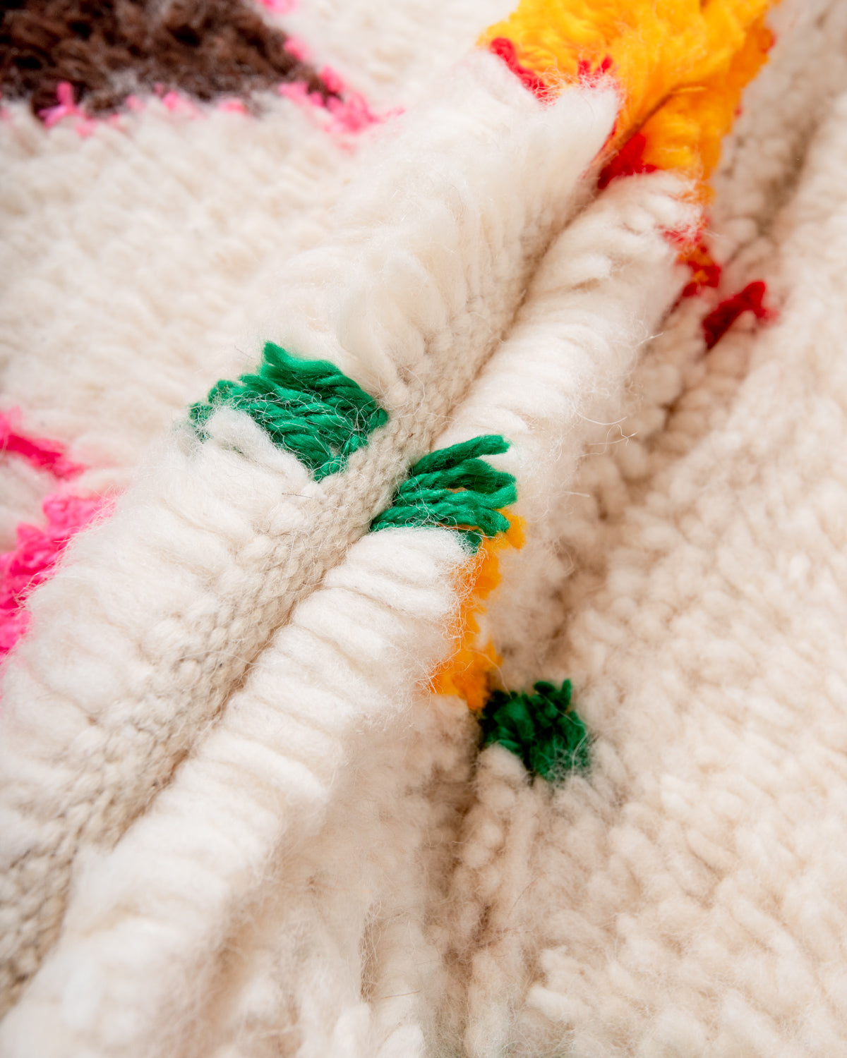 Modern designer handcrafted Berber rug from Morocco. Azilal rug with beautiful colors and patterns. Made of sheep’s wool and colourful cotton.