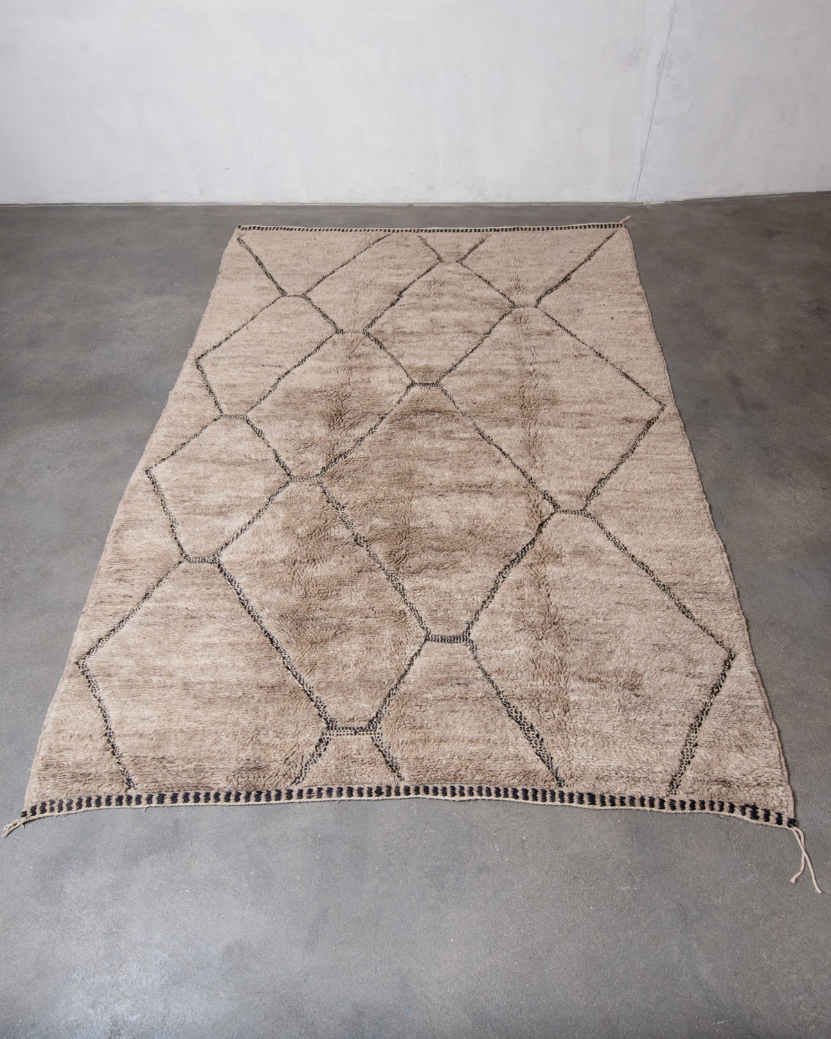 Modern, designer, handcrafted 100% sheep’s wool Berber rug from Morocco. Beni M’rirt carpet with beautiful colours and patterns and fluffy wool texture. 