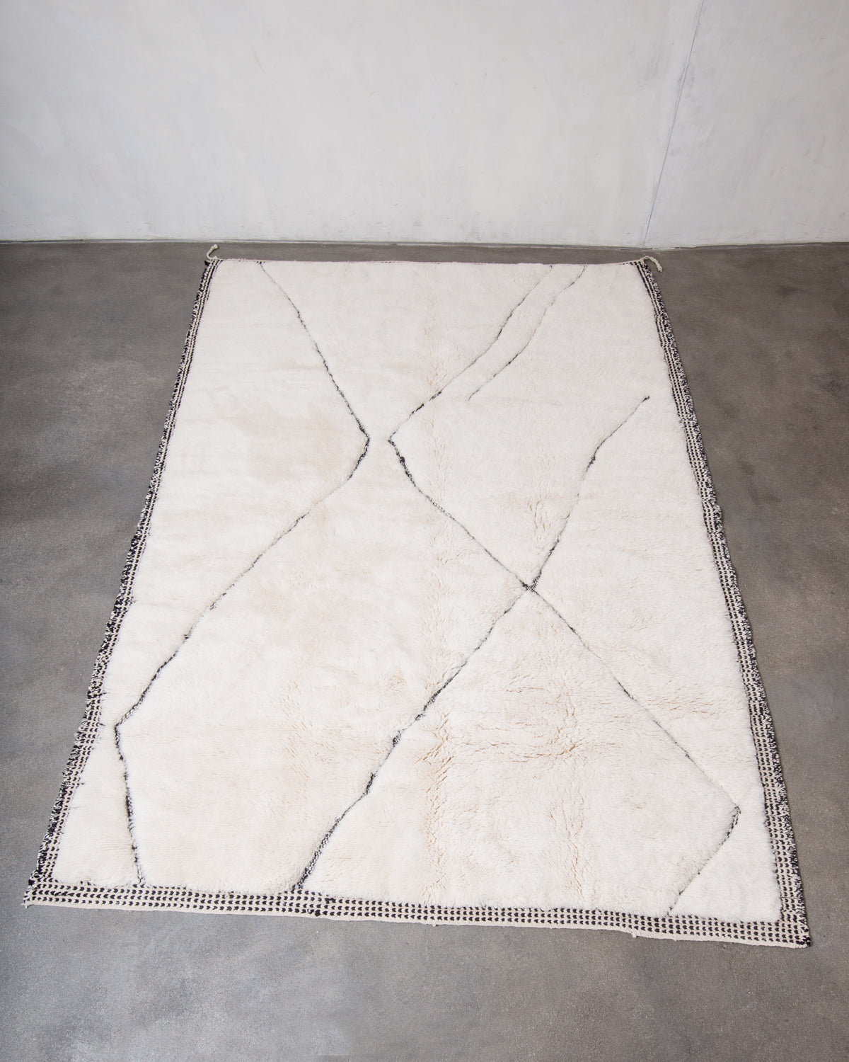 Modern, designer, handcrafted 100% sheep’s wool Berber rug from Morocco. Beni M’rirt carpet with beautiful colours and patterns and fluffy wool texture. 