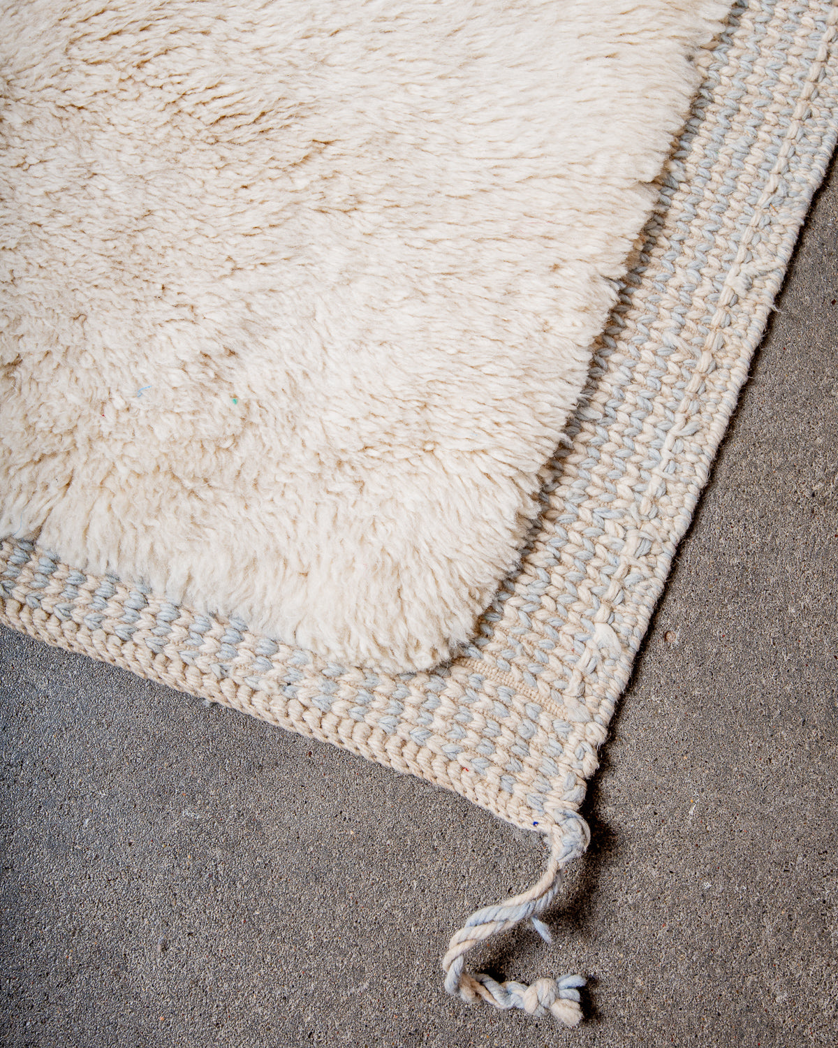 Modern, designer, handcrafted 100% sheep’s wool Berber rug from Morocco. Beni M’rirt carpet with beautiful colours and patterns and fluffy wool texture. 