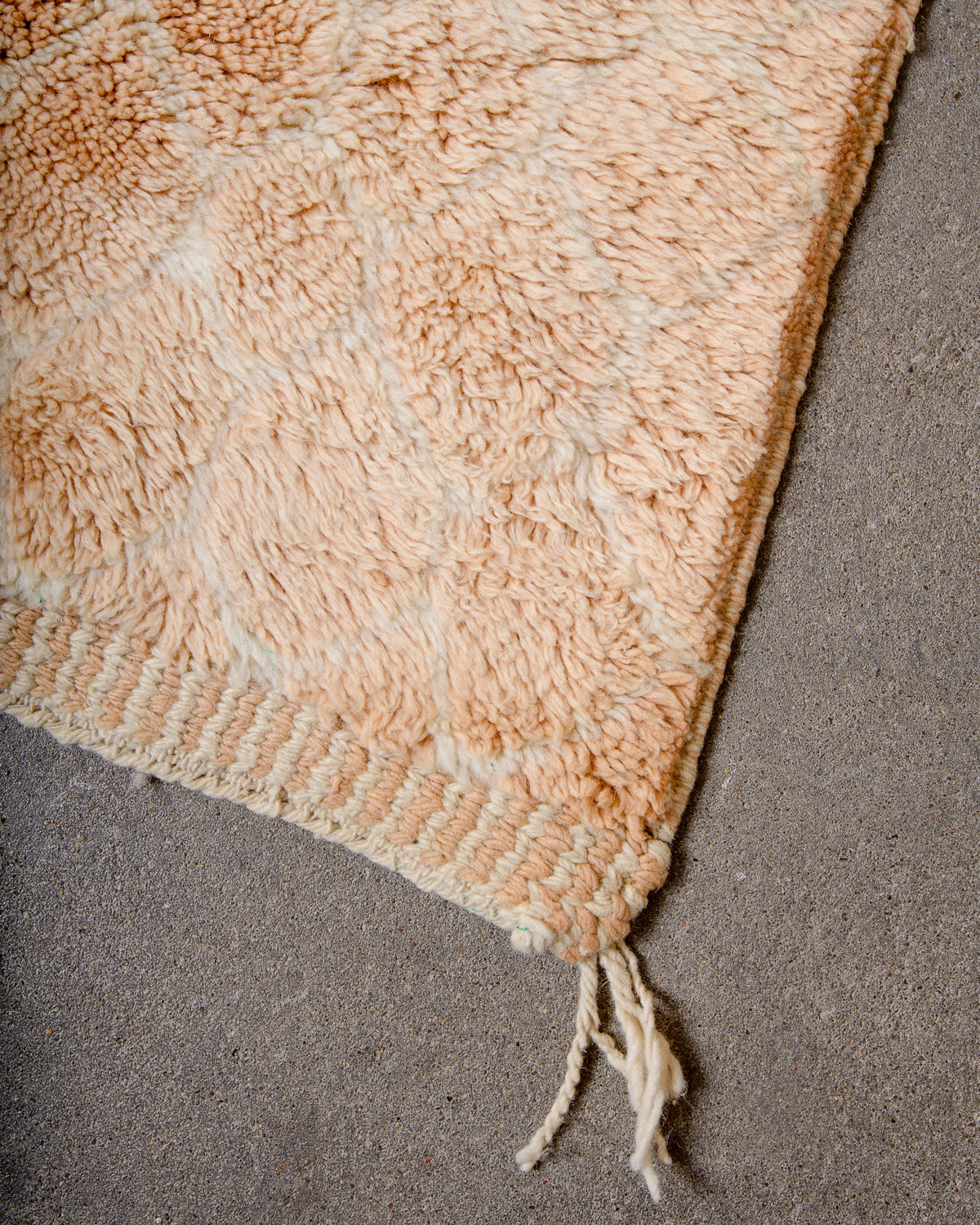 Modern, designer, handcrafted 100% sheep’s wool Berber rug from Morocco. Beni M’rirt carpet with beautiful colours and patterns and fluffy wool texture.