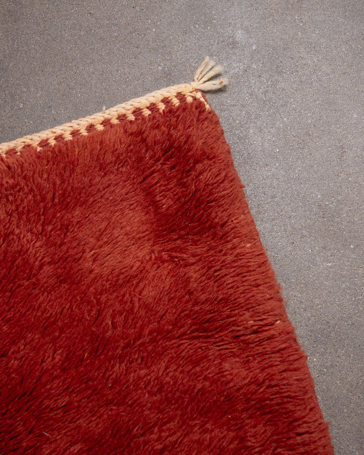 Modern, designer, handcrafted 100% sheep’s wool Berber rug from Morocco. Beni M’rirt carpet with beautiful colours and patterns and fluffy wool texture.