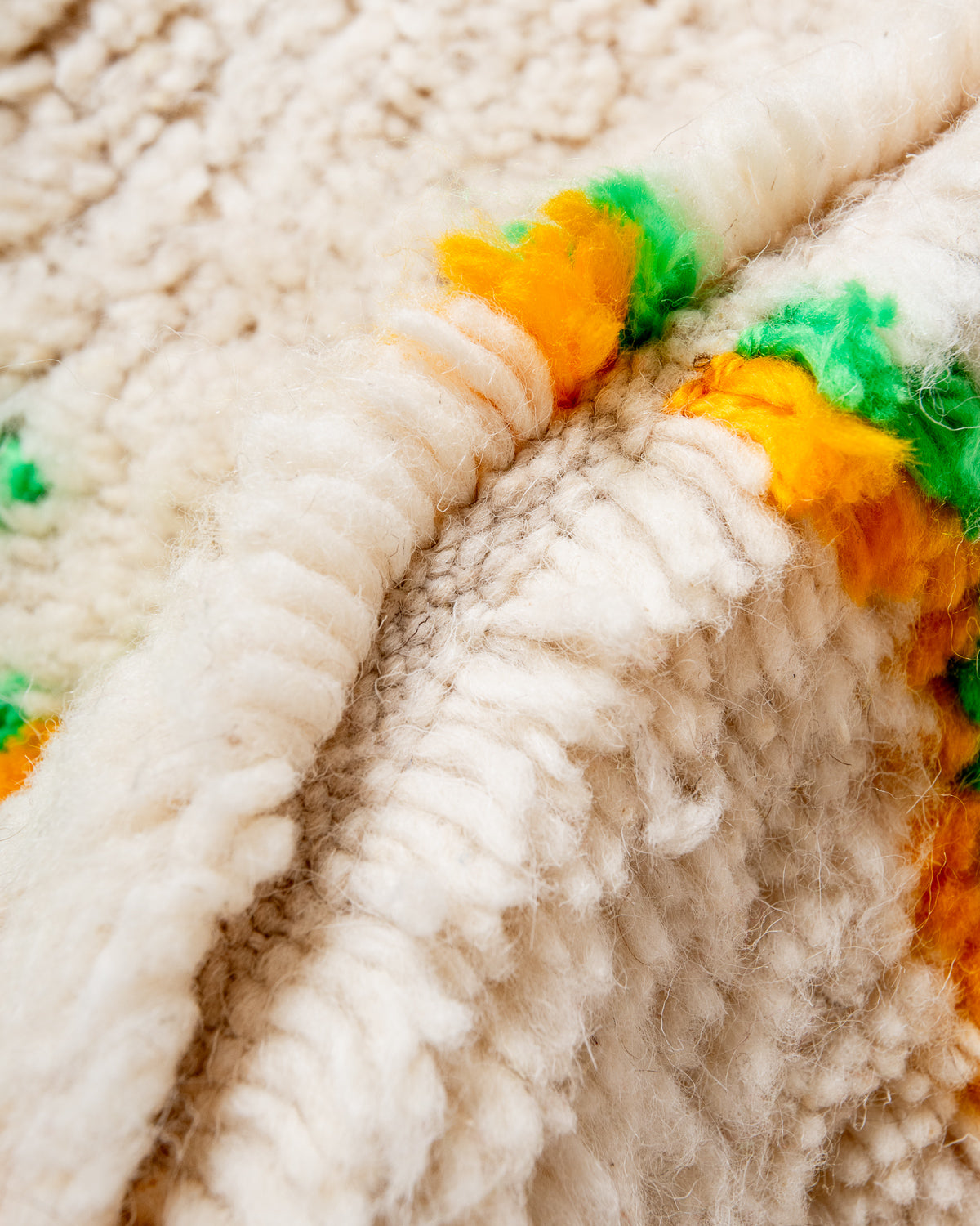 Modern designer handcrafted Berber rug from Morocco. Azilal rug with beautiful colors and patterns. Made of sheep’s wool and colourful cotton.