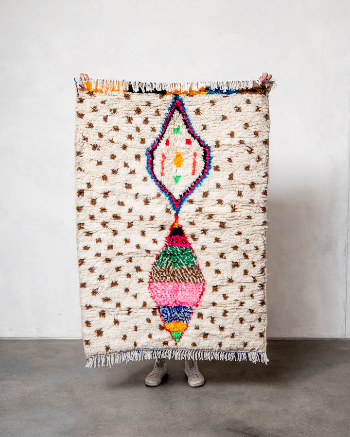 Modern designer handcrafted Berber rug from Morocco. Azilal rug with beautiful colors and patterns. Made of sheep’s wool and colourful cotton.