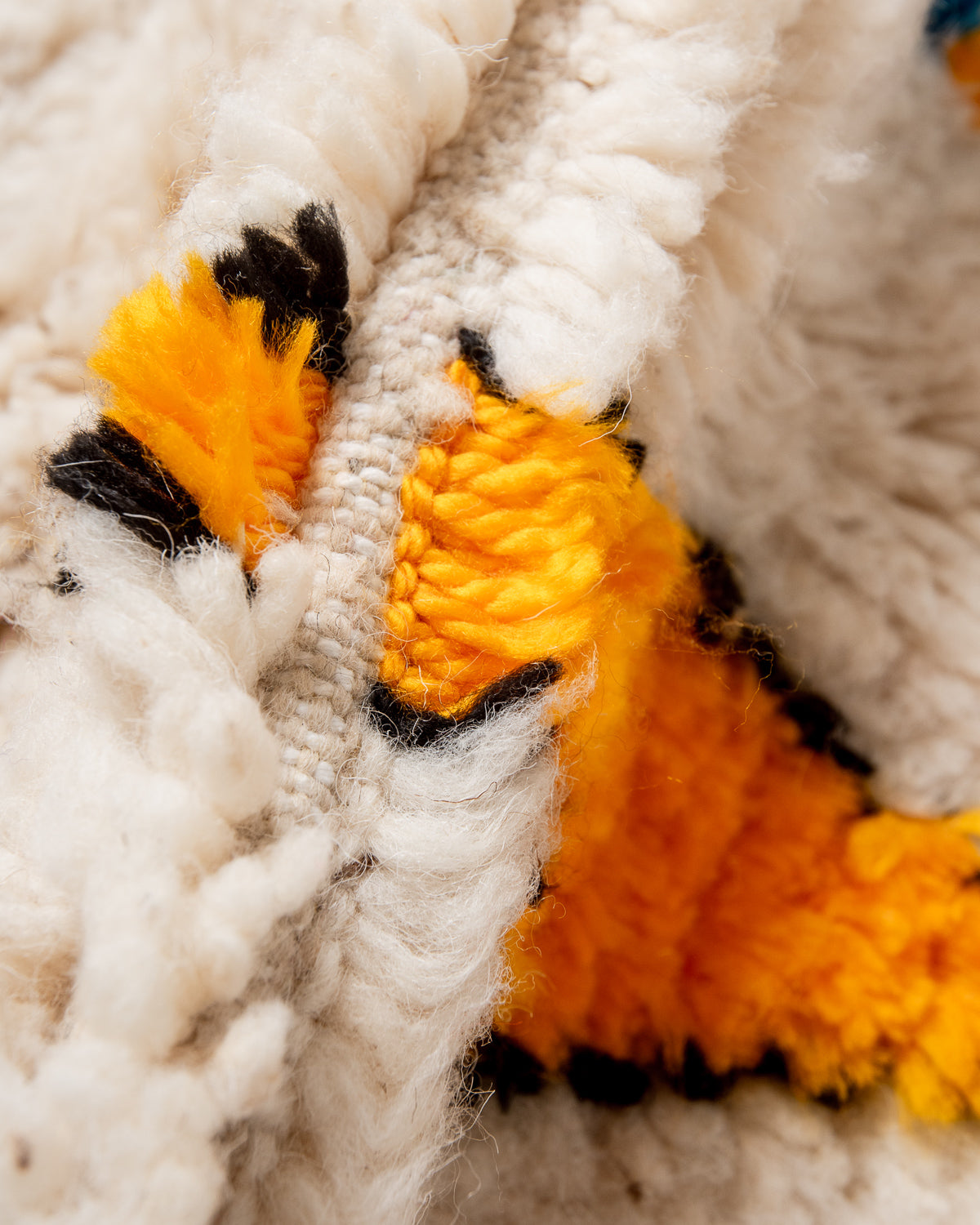 Modern designer handcrafted Berber rug from Morocco. Azilal rug with beautiful colors and patterns. Made of sheep’s wool and colourful cotton.