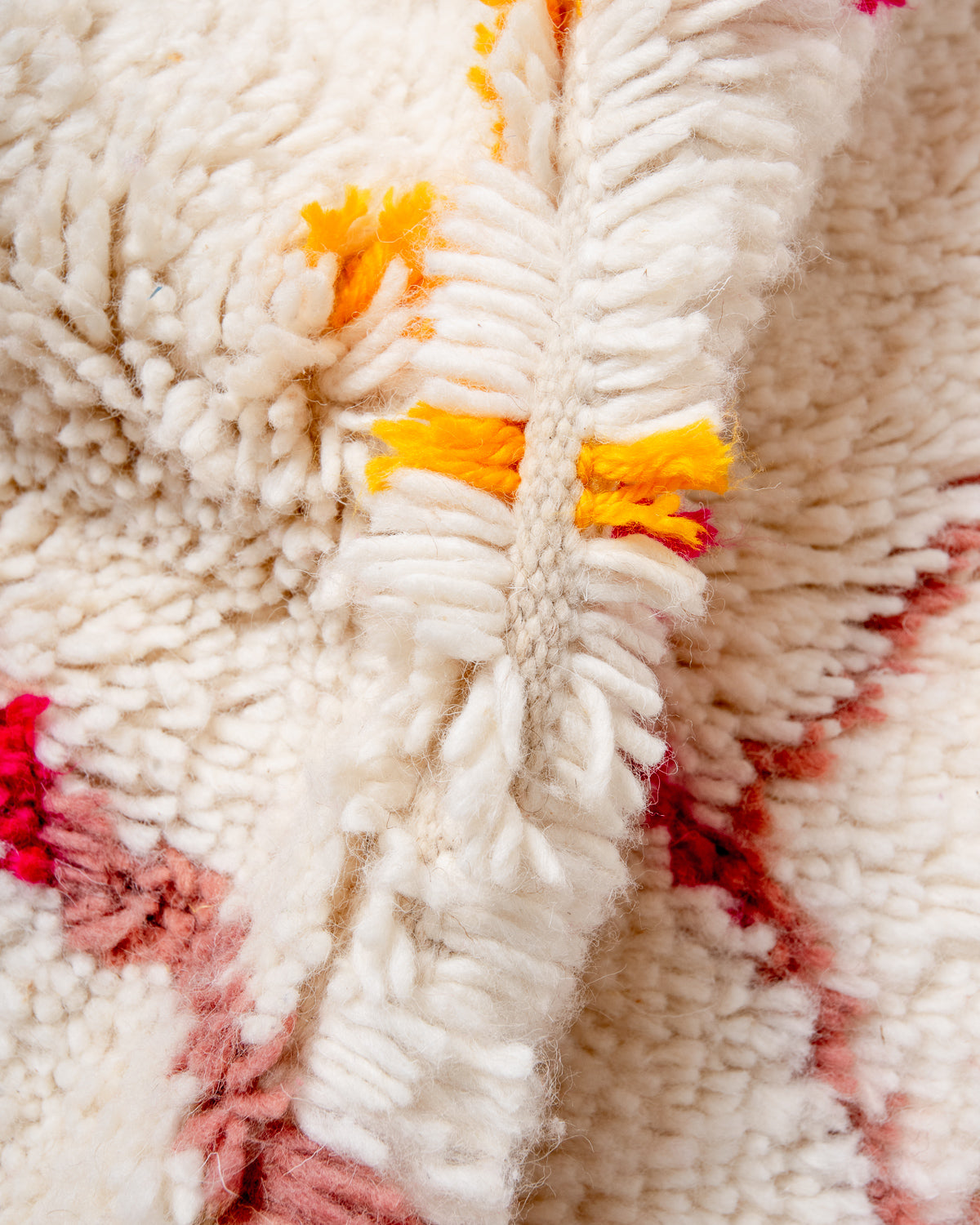 Modern designer handcrafted Berber rug from Morocco. Azilal rug with beautiful colors and patterns. Made of sheep’s wool and colourful cotton.