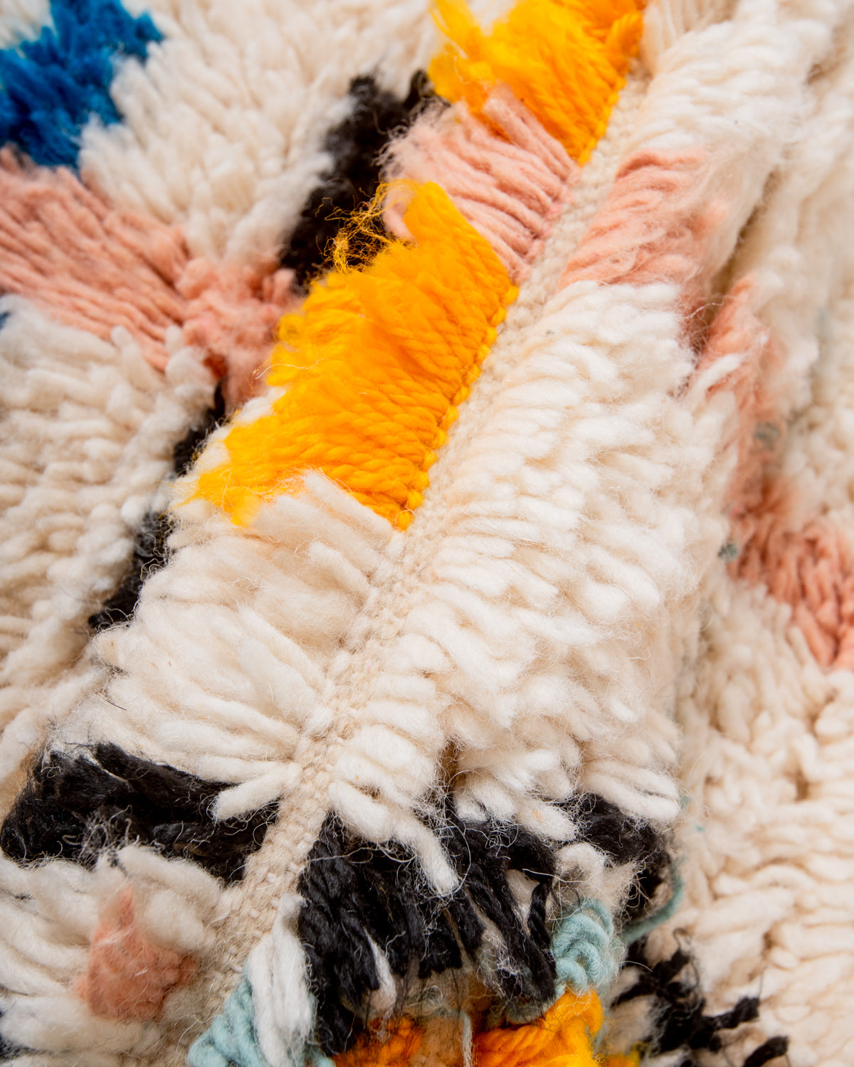 Modern designer handcrafted Berber rug from Morocco. Azilal rug with beautiful colors and patterns. Made of sheep’s wool and colourful cotton.