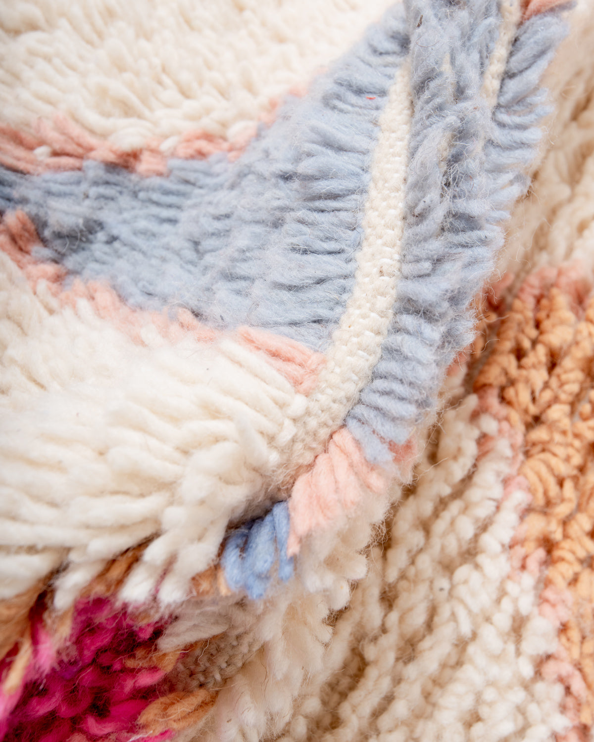 Modern designer handcrafted Berber rug from Morocco. Azilal rug with beautiful colors and patterns. Made of sheep’s wool and colourful cotton.