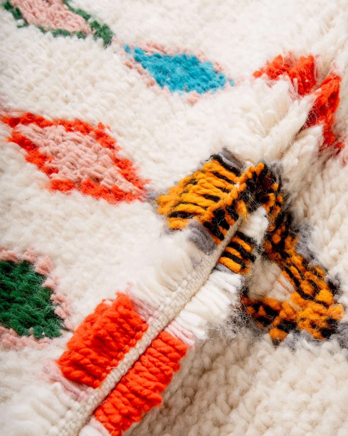 Modern designer handcrafted Berber rug from Morocco. Azilal rug with beautiful colors and patterns. Made of sheep’s wool and colourful cotton.