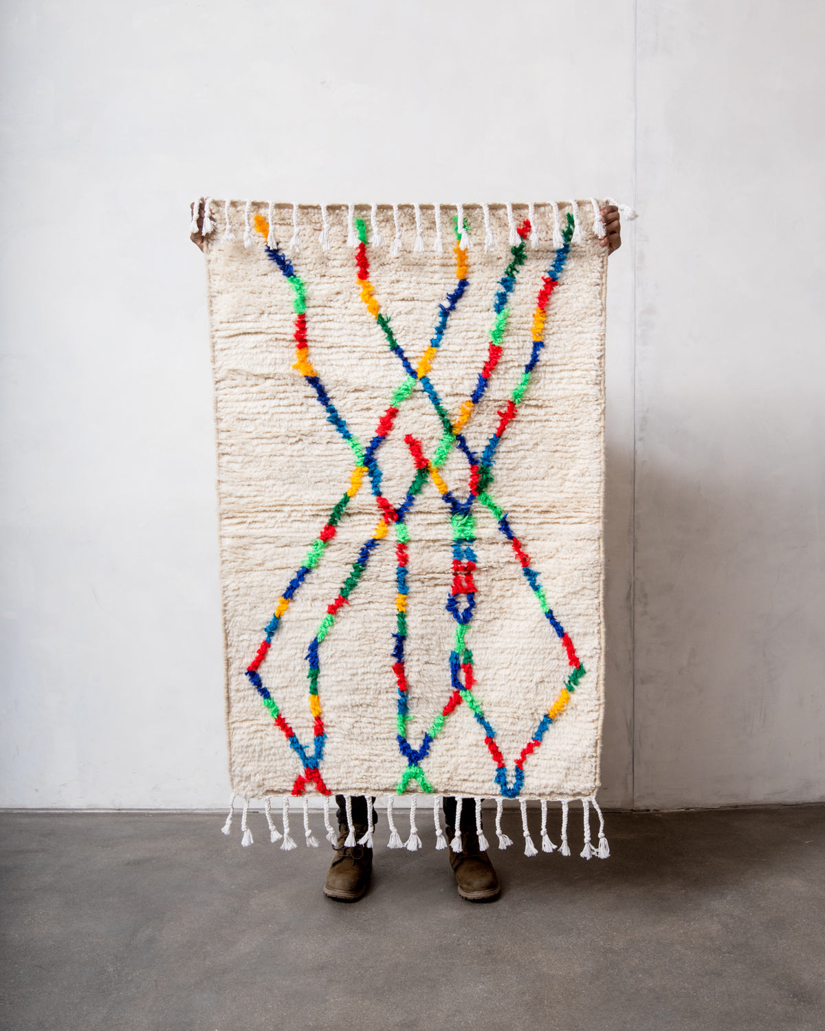 Modern designer handcrafted Berber rug from Morocco. Azilal rug with beautiful colors and patterns. Made of sheep’s wool and colourful cotton.