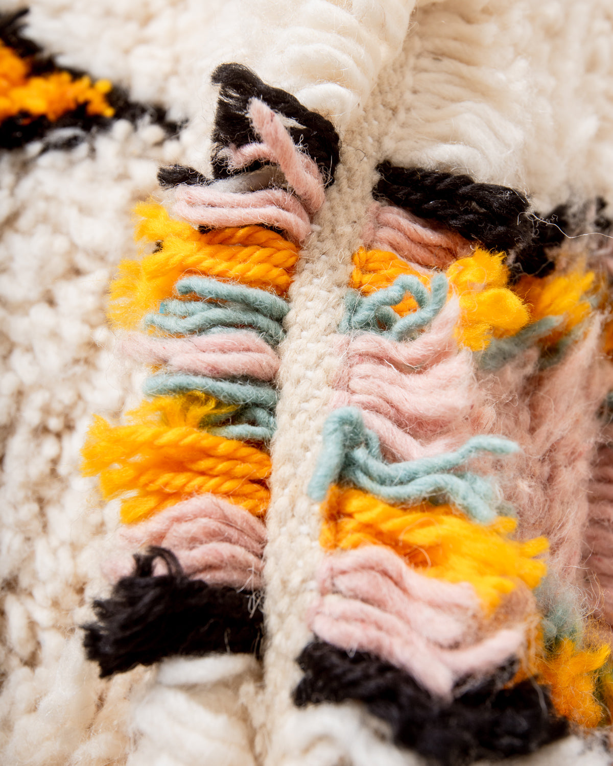 Modern designer handcrafted Berber rug from Morocco. Azilal rug with beautiful colors and patterns. Made of sheep’s wool and colourful cotton.