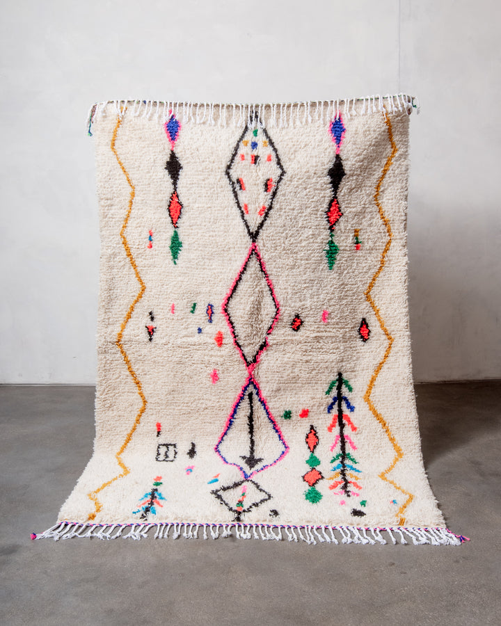 Modern designer handcrafted Berber rug from Morocco. Azilal rug with beautiful colors and patterns. Made of sheep’s wool and colourful cotton.