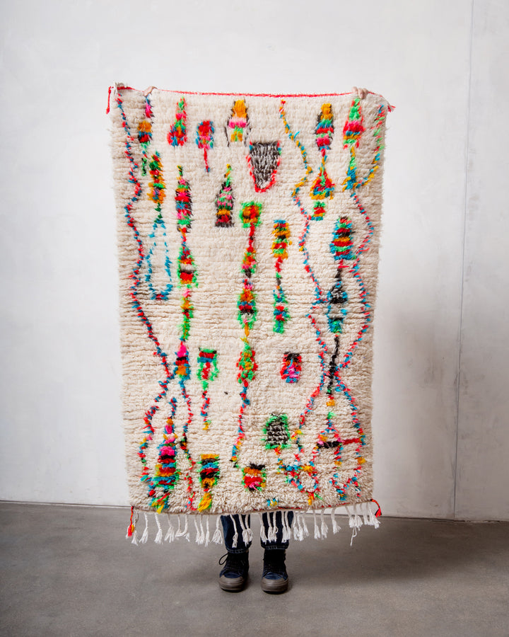 Modern designer handcrafted Berber rug from Morocco. Azilal rug with beautiful colours and patterns. Made of sheep’s wool and colourful cotton.