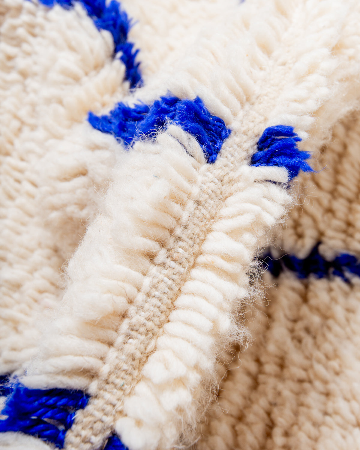 Modern designer handcrafted Berber rug from Morocco. Azilal rug with beautiful colours and patterns. Made of sheep’s wool and colourful cotton.