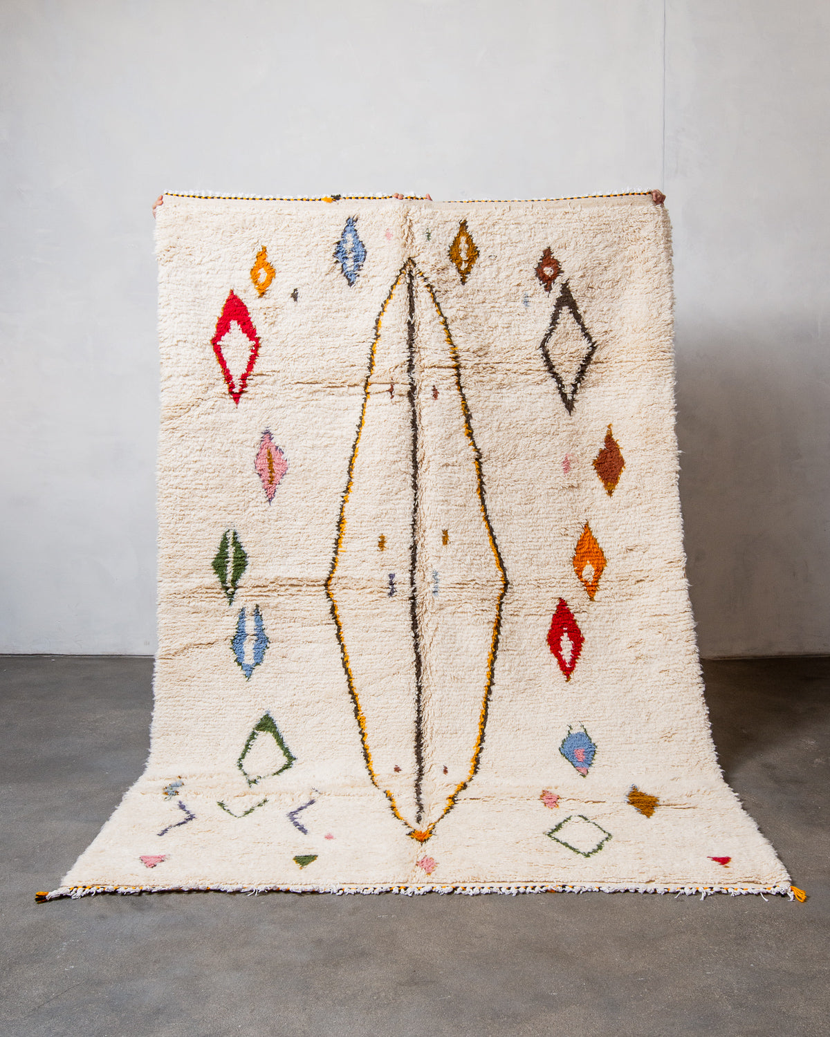 Modern designer handcrafted Berber rug from Morocco. Azilal rug with beautiful colours and patterns. Made of sheep’s wool and colourful cotton.