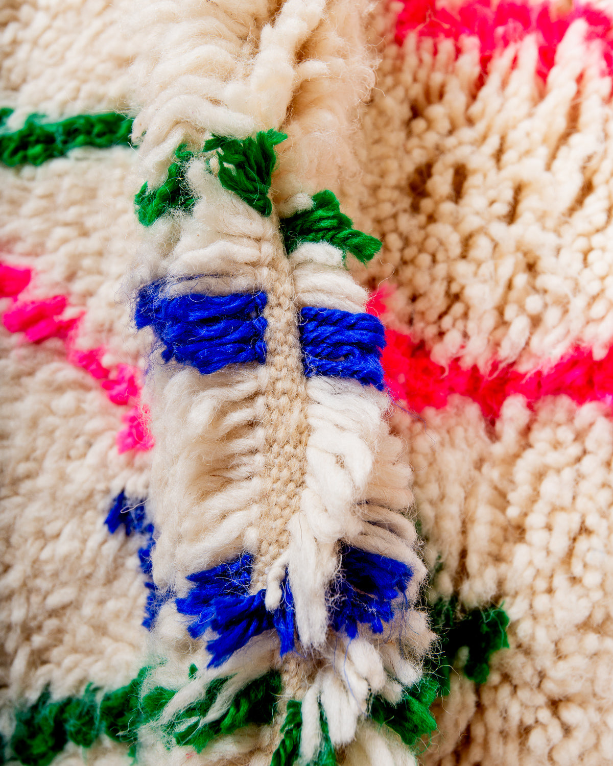 Modern designer handcrafted Berber rug from Morocco. Azilal rug with beautiful colours and patterns. Made of sheep’s wool and colourful cotton.