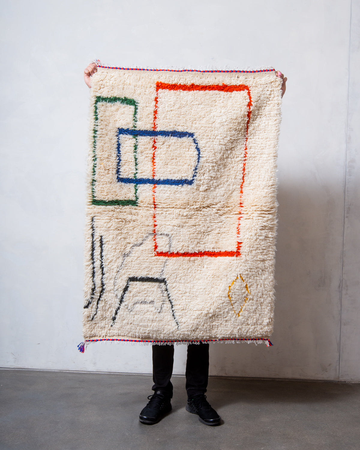 Modern designer handcrafted Berber rug from Morocco. Azilal rug with beautiful colours and patterns. Made of sheep’s wool and colourful cotton.