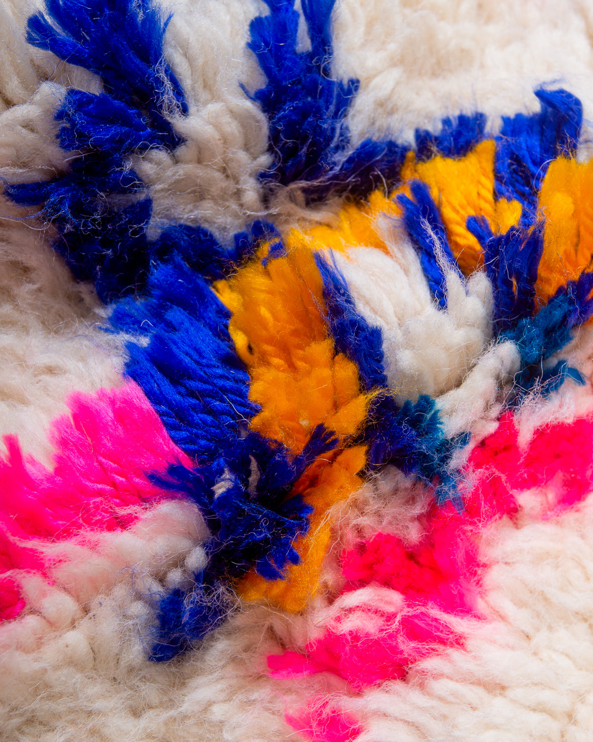 Modern designer handcrafted Berber rug from Morocco. Azilal rug with beautiful colours and patterns. Made of sheep’s wool and colourful cotton.