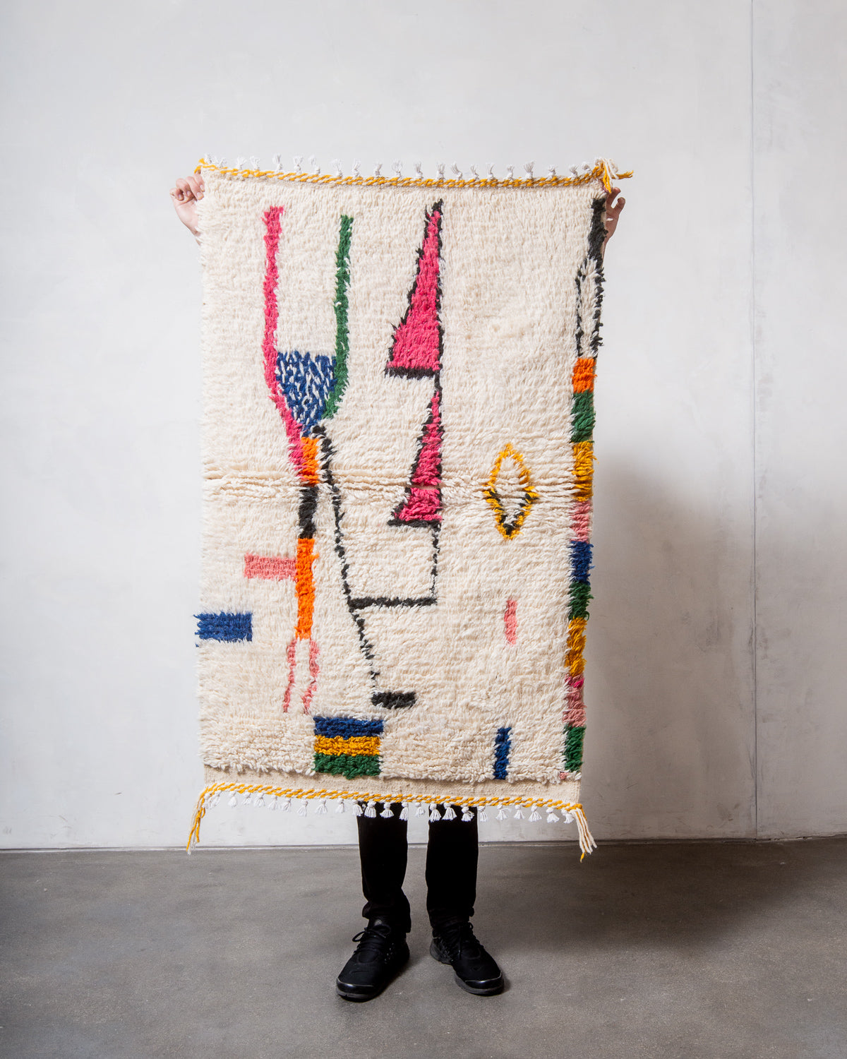 Modern designer handcrafted Berber rug from Morocco. Azilal rug with beautiful colours and patterns. Made of sheep’s wool and colourful cotton.