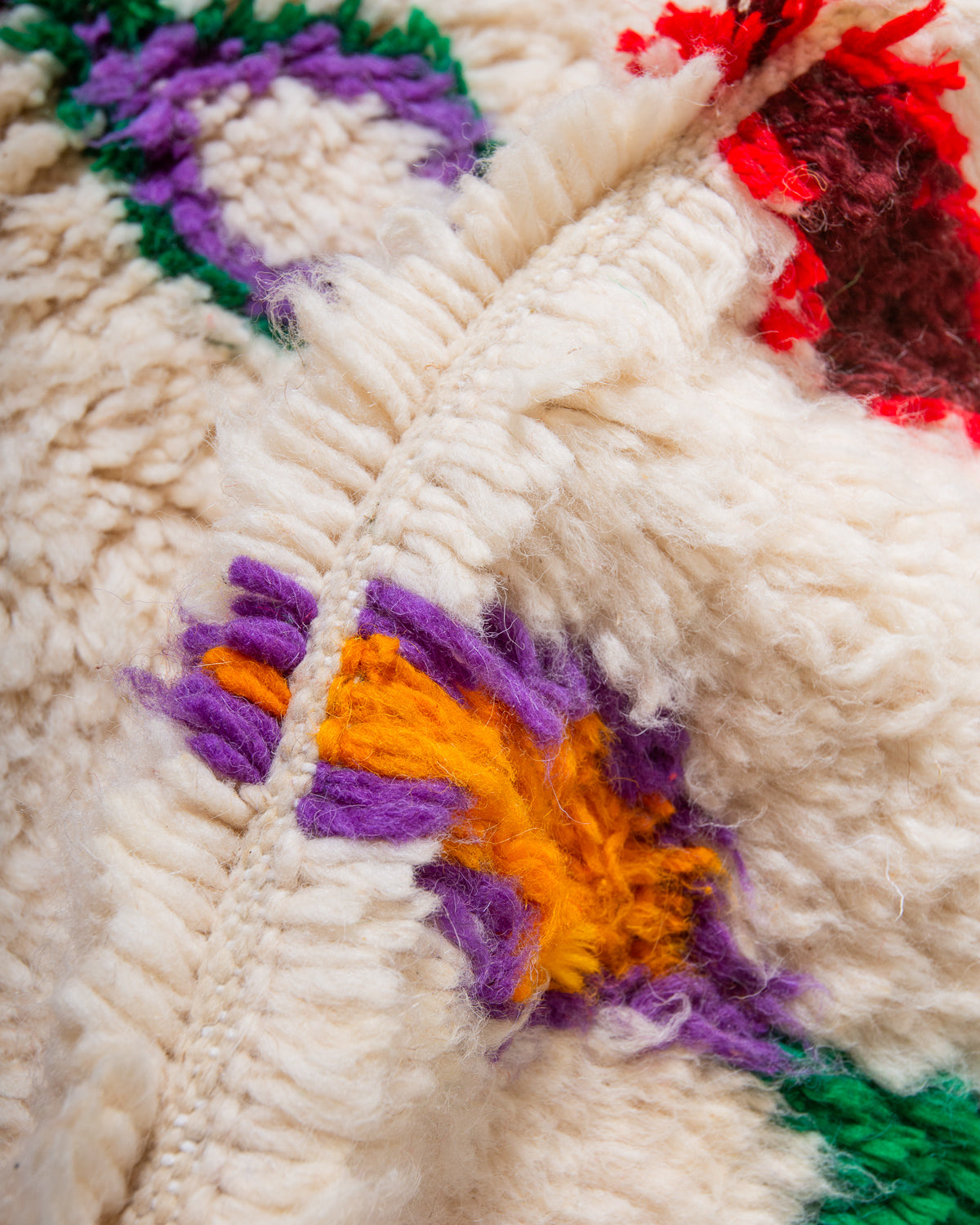 Modern designer handcrafted Berber rug from Morocco. Azilal rug with beautiful colours and patterns. Made of sheep’s wool and colourful cotton.