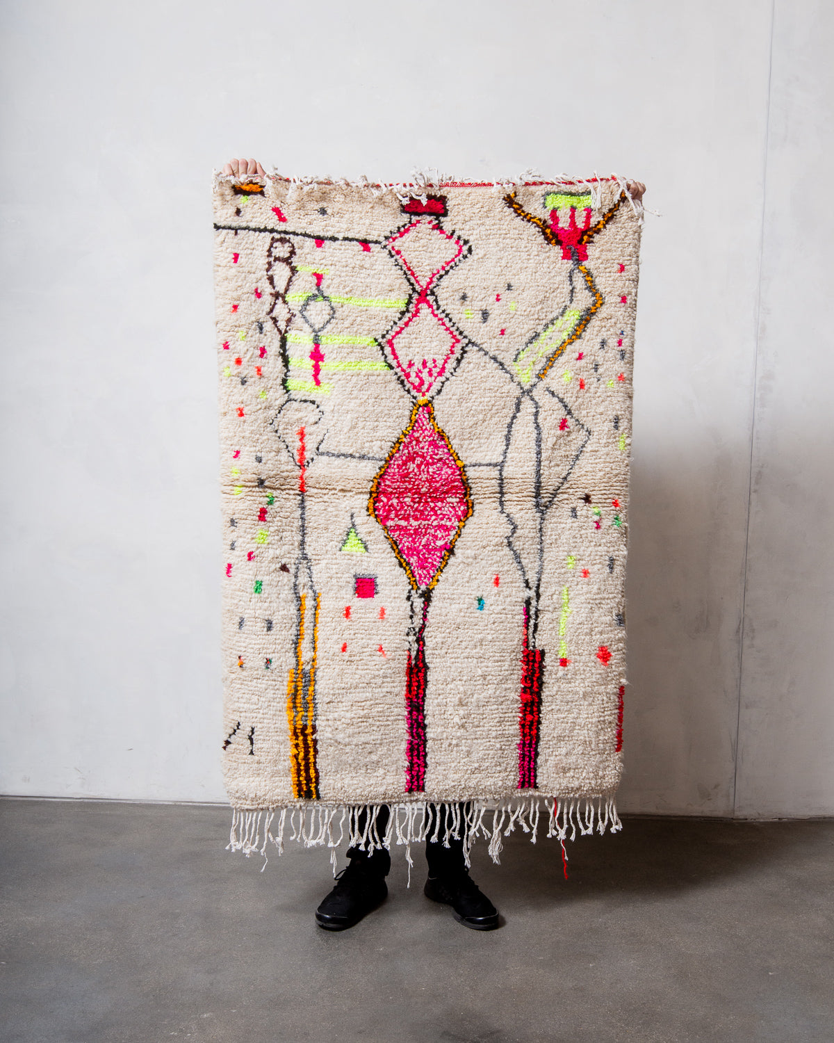 Modern designer handcrafted Berber rug from Morocco. Azilal rug with beautiful colours and patterns. Made of sheep’s wool and colourful cotton.