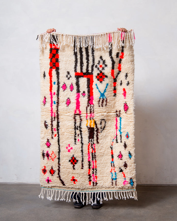 Modern designer handcrafted Berber rug from Morocco. Azilal rug with beautiful colours and patterns. Made of sheep’s wool and colourful cotton.