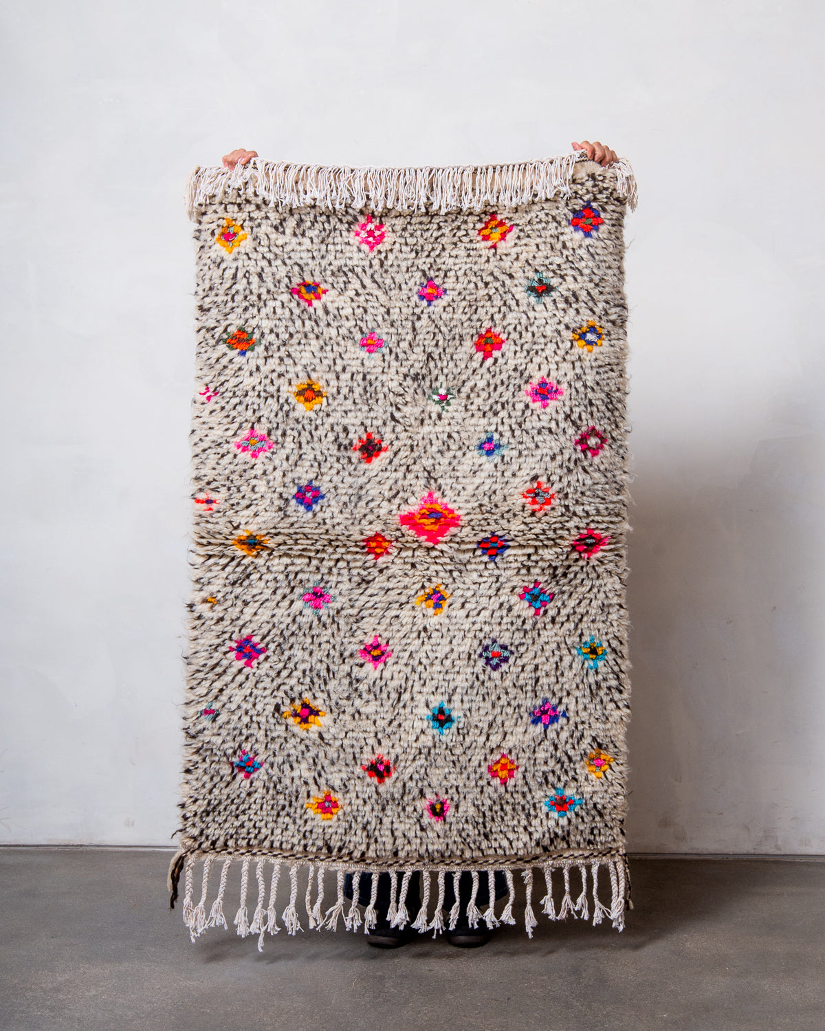 Modern designer handcrafted Berber rug from Morocco. Azilal rug with beautiful colours and patterns. Made of sheep’s wool and colourful cotton.