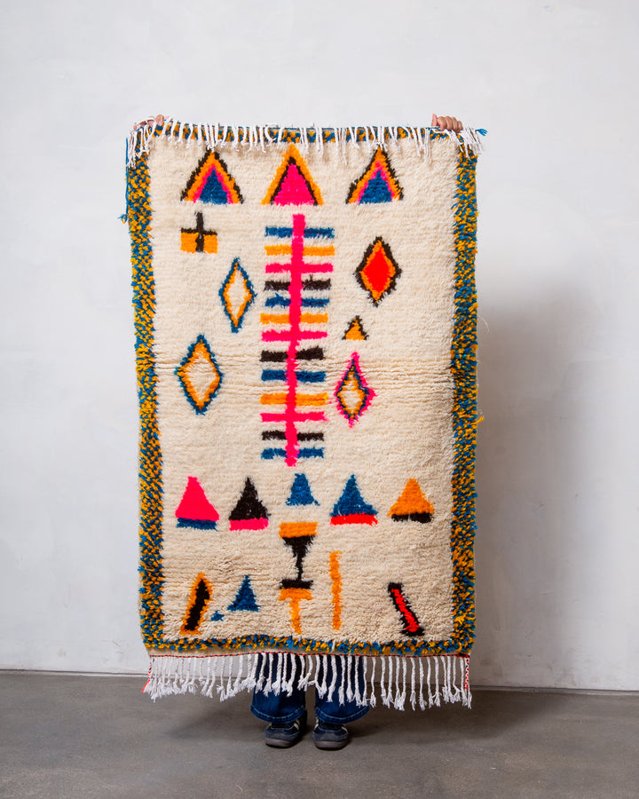 Modern designer handcrafted Berber rug from Morocco. Azilal rug with beautiful colours and patterns. Made of sheep’s wool and colourful cotton.