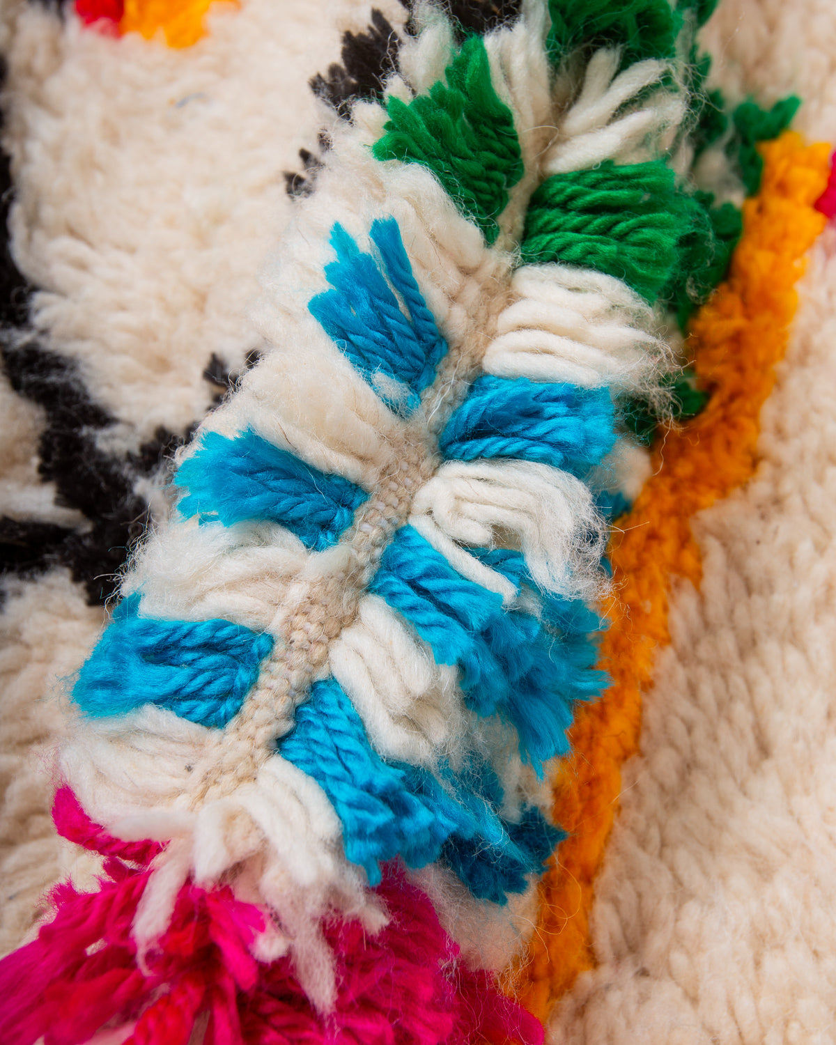 Modern designer handcrafted Berber rug from Morocco. Azilal rug with beautiful colours and patterns. Made of sheep’s wool and colourful cotton.