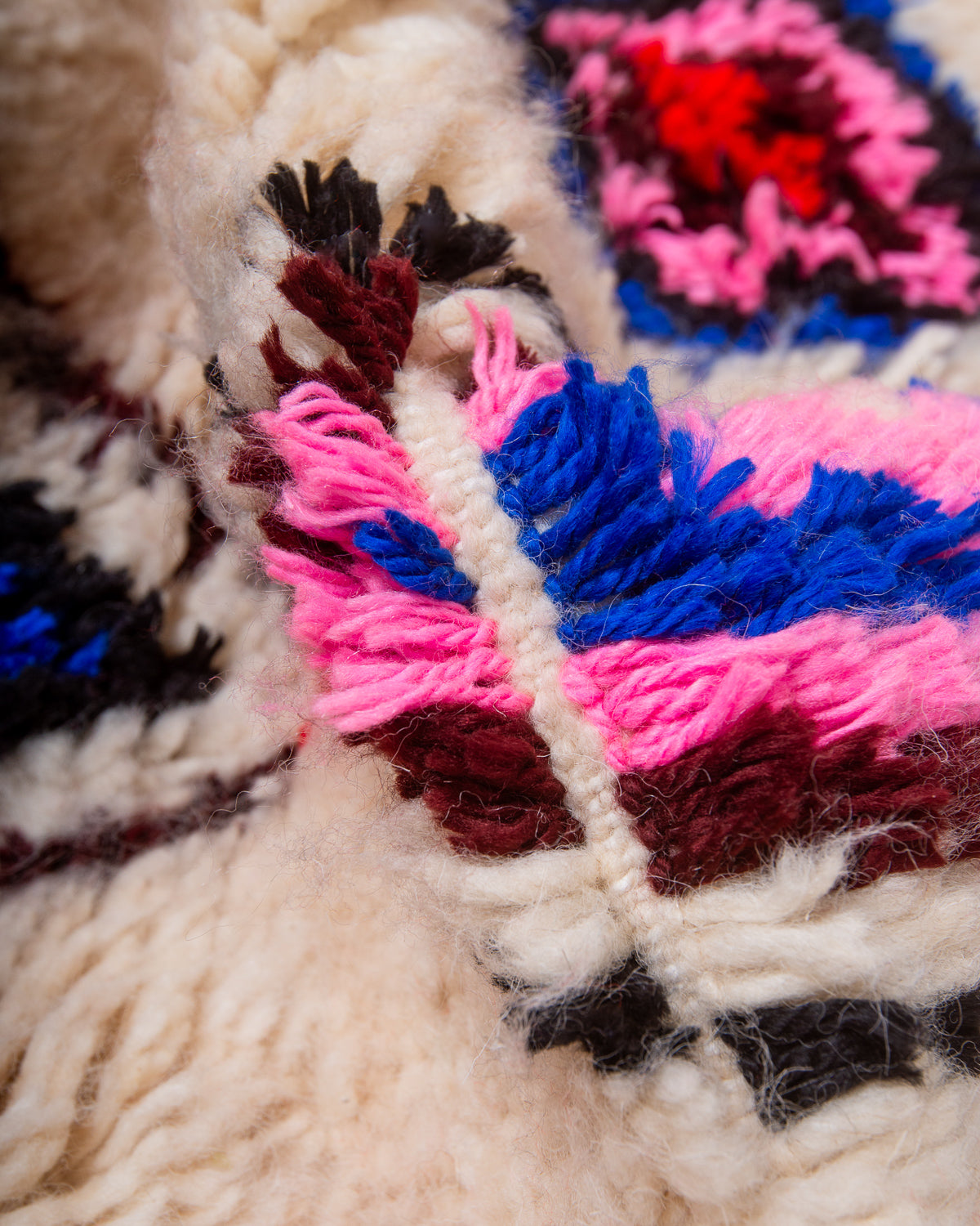 Modern designer handcrafted Berber rug from Morocco. Azilal rug with beautiful colours and patterns. Made of sheep’s wool and colourful cotton.