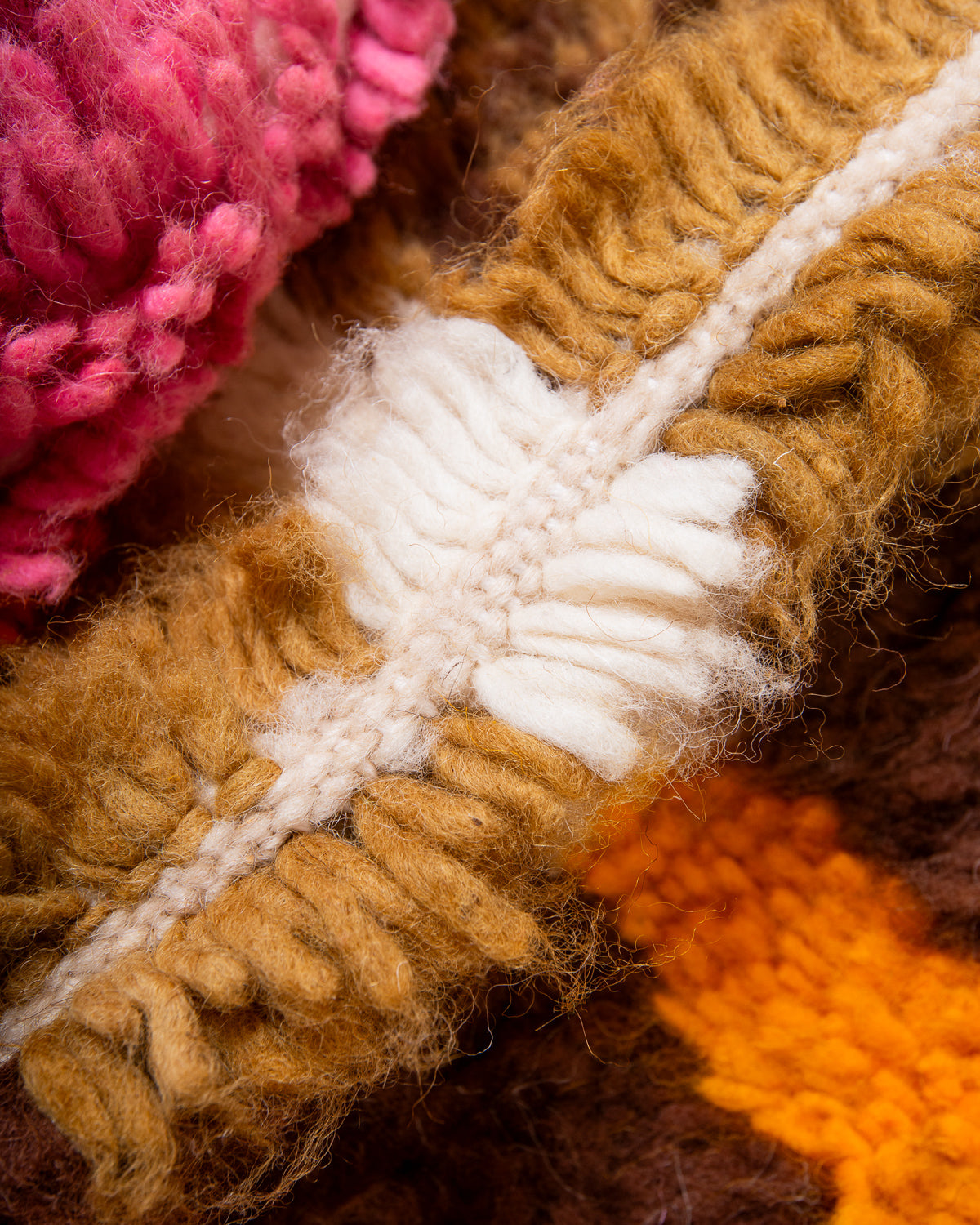 Modern designer handcrafted Berber rug from Morocco. Azilal rug with beautiful colours and patterns. Made of sheep’s wool and colourful cotton.