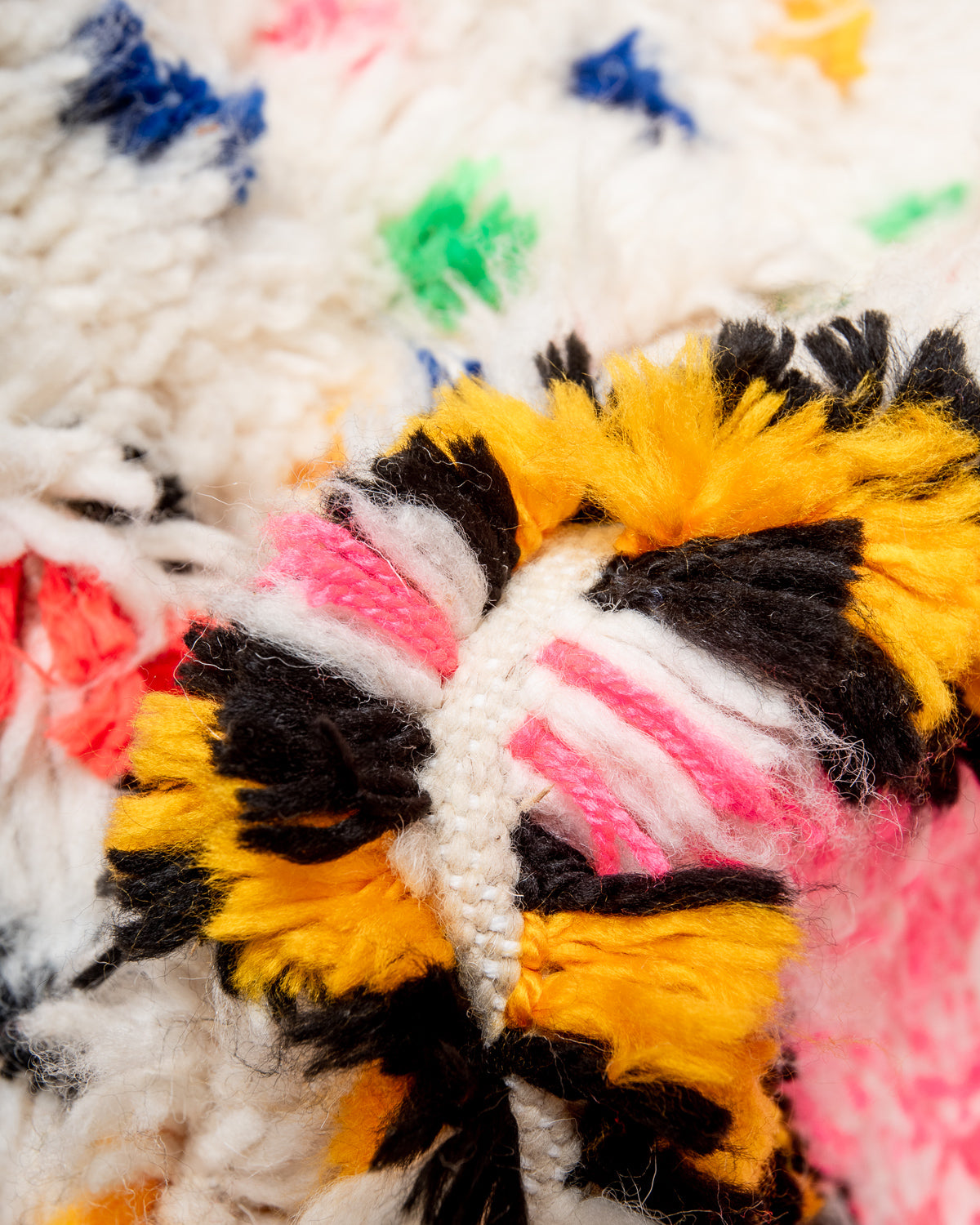 Modern designer handcrafted Berber rug from Morocco. Azilal rug with beautiful colors and patterns. Made of sheep’s wool and colourful cotton.