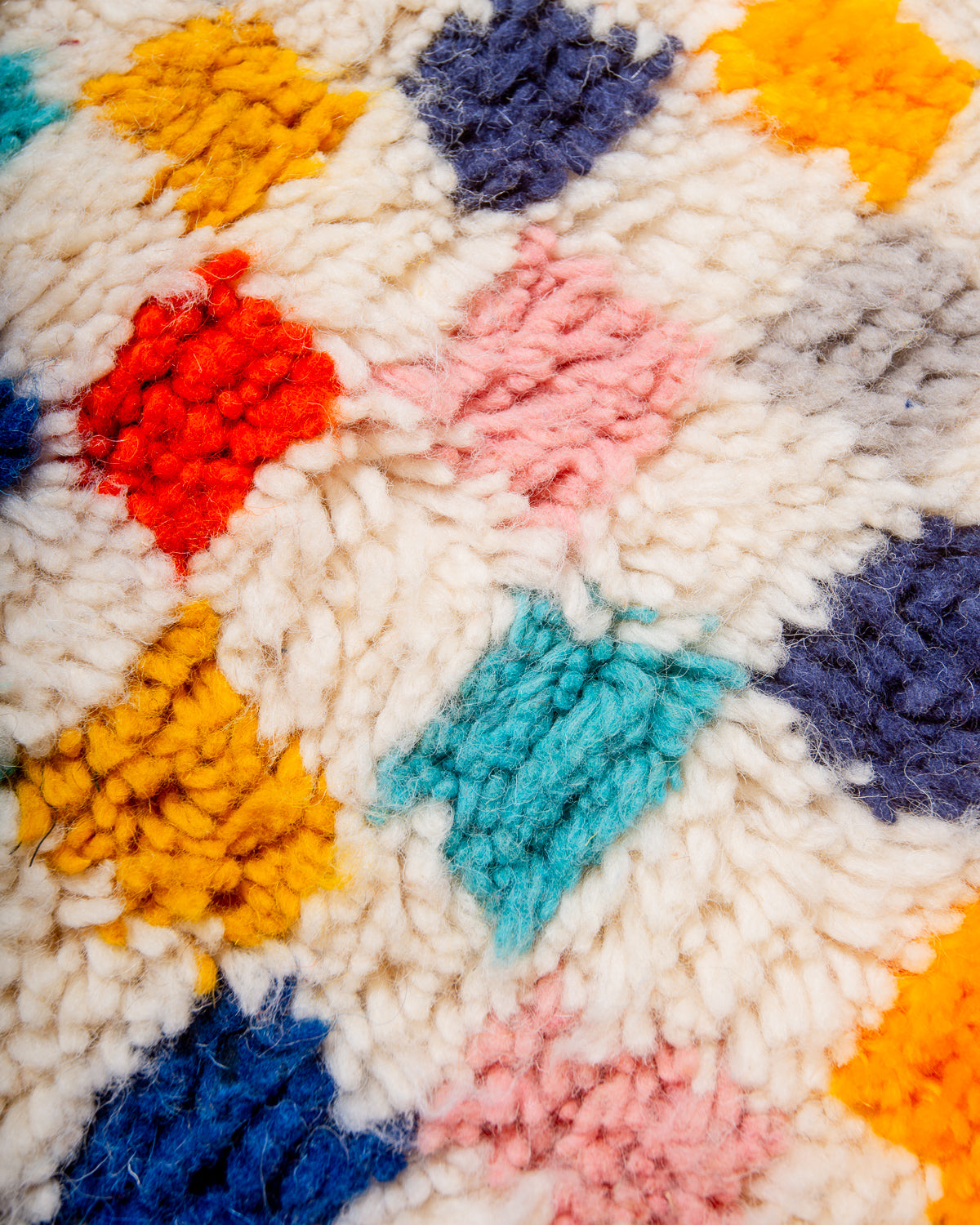 Modern designer handcrafted Berber rug from Morocco. Azilal rug with beautiful colours and patterns. Made of sheep’s wool and colourful cotton.