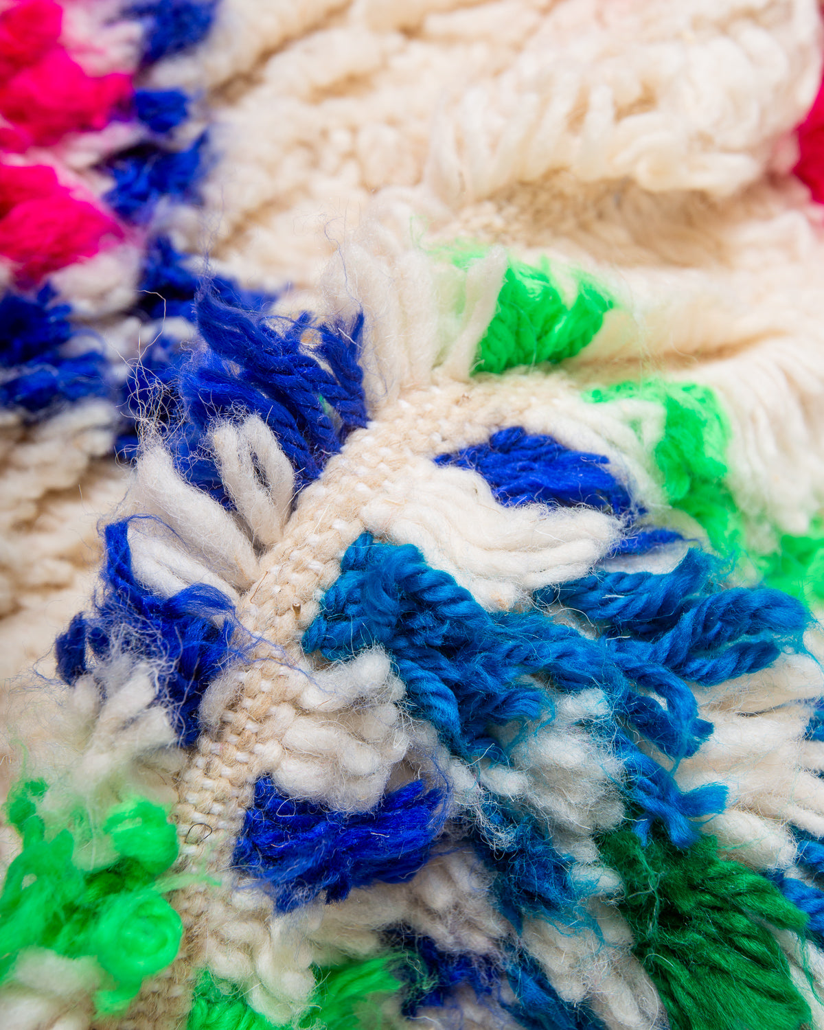 Modern designer handcrafted Berber rug from Morocco. Azilal rug with beautiful colours and patterns. Made of sheep’s wool and colourful cotton.