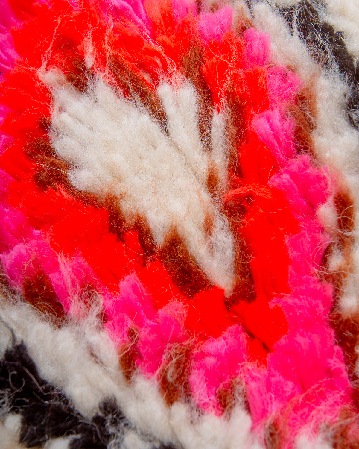 Modern designer handcrafted Berber rug from Morocco. Azilal rug with beautiful colours and patterns. Made of sheep’s wool and colourful cotton.