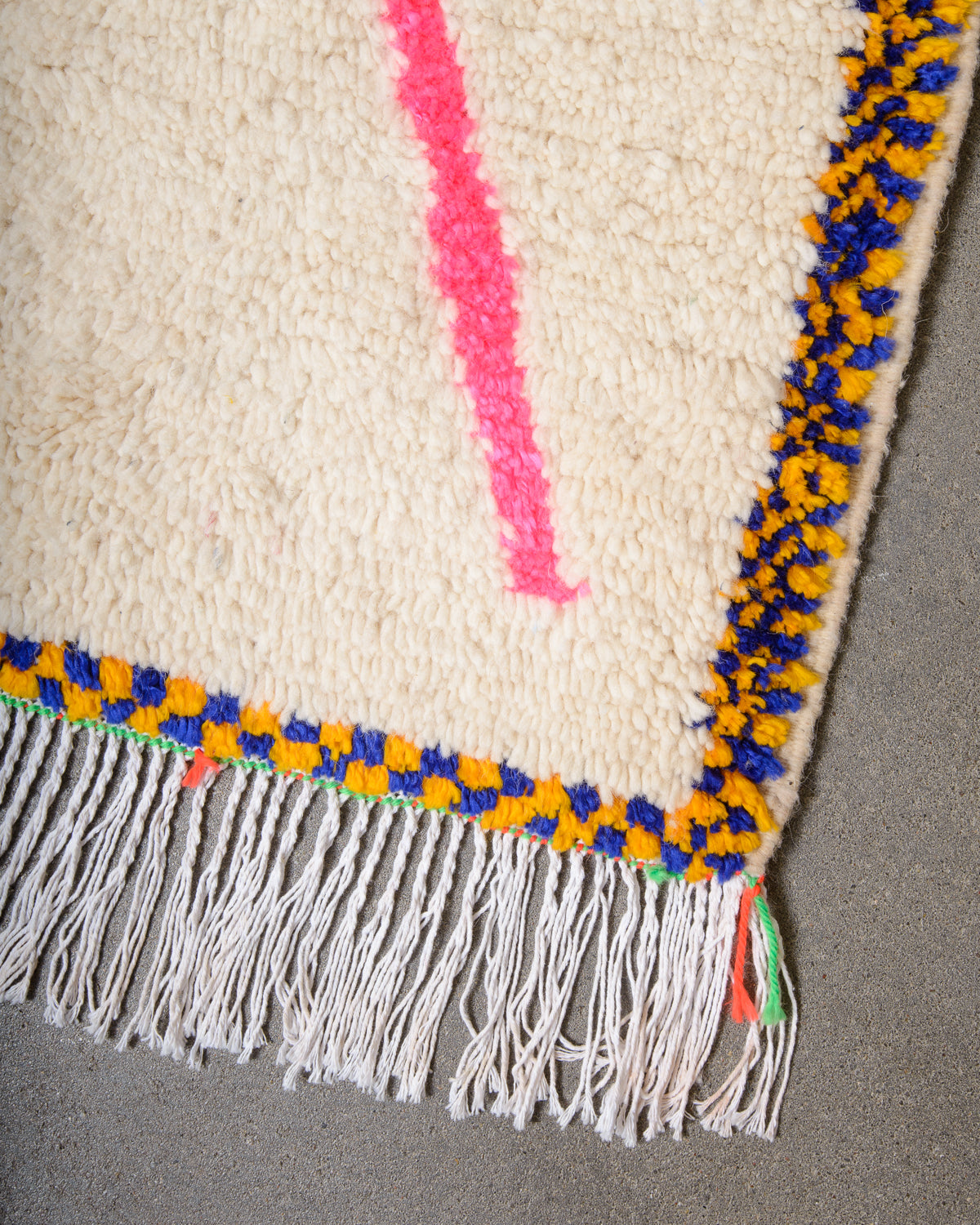 Modern designer handcrafted Berber rug from Morocco. Azilal rug with beautiful colours and patterns. Made of sheep’s wool and colourful cotton.