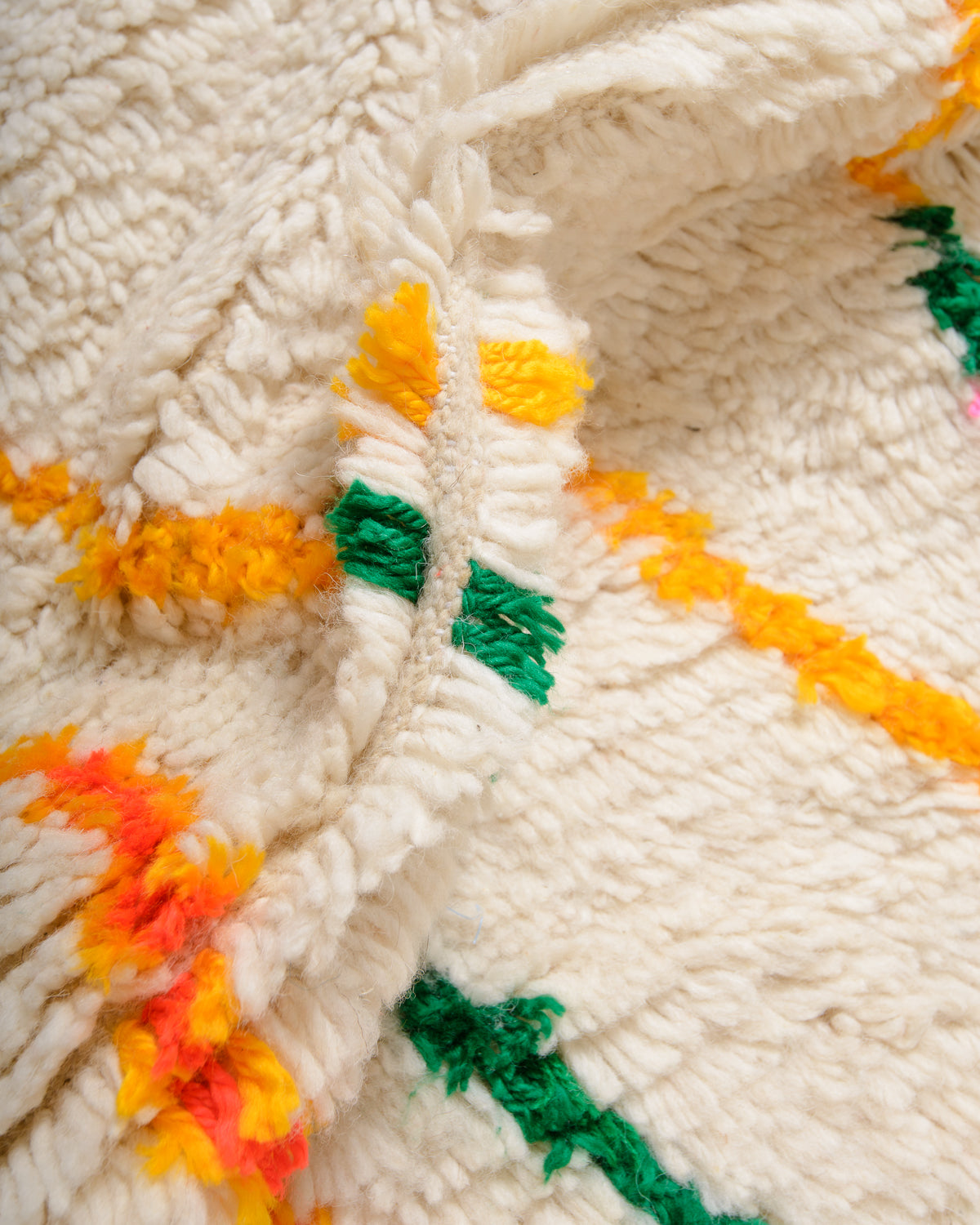 Modern designer handcrafted Berber rug from Morocco. Azilal rug with beautiful colours and patterns. Made of sheep’s wool and colourful cotton.