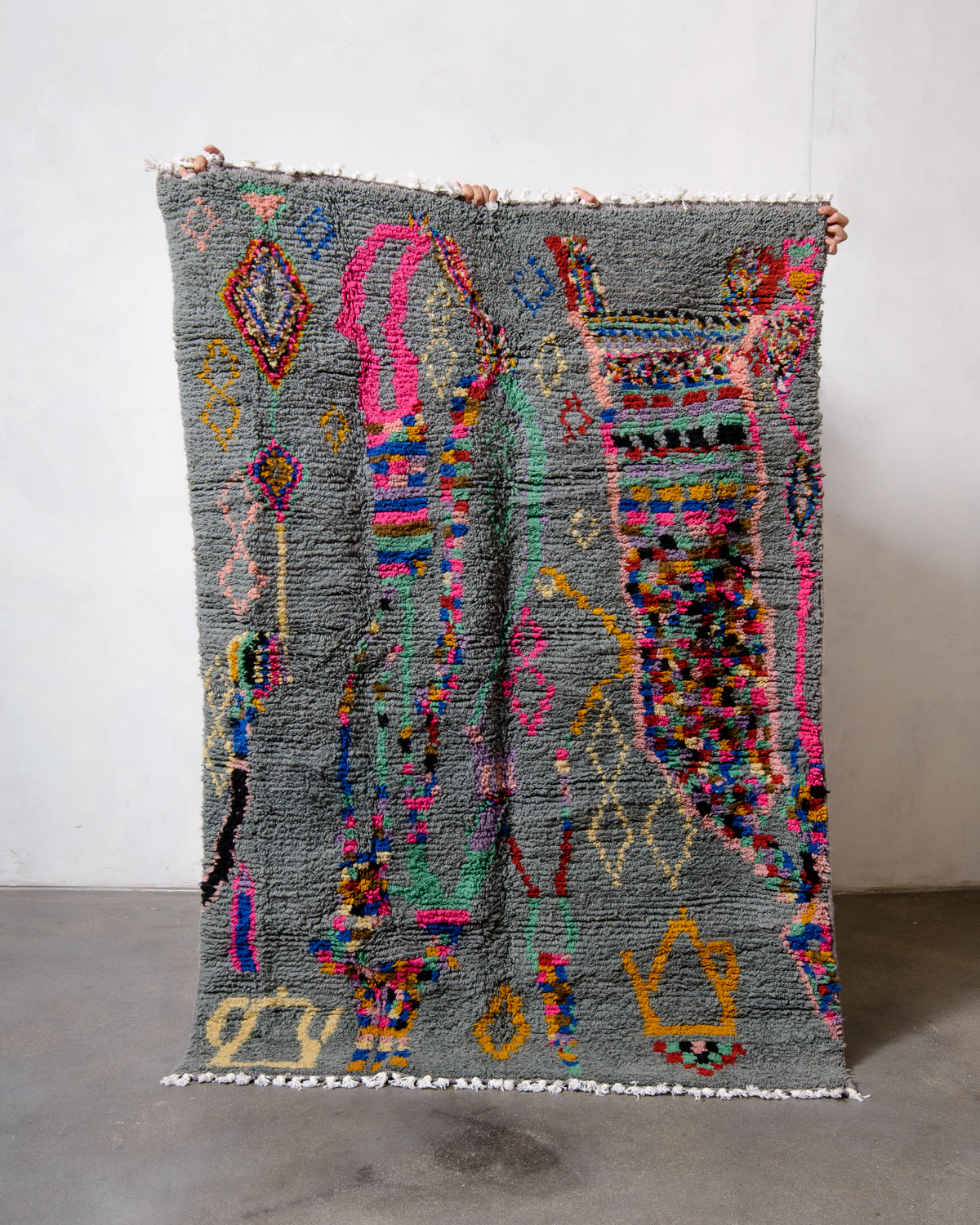 Modern designer handcrafted Berber rug from Morocco. Azilal rug with beautiful colours and patterns. Made of sheep’s wool and colourful cotton.