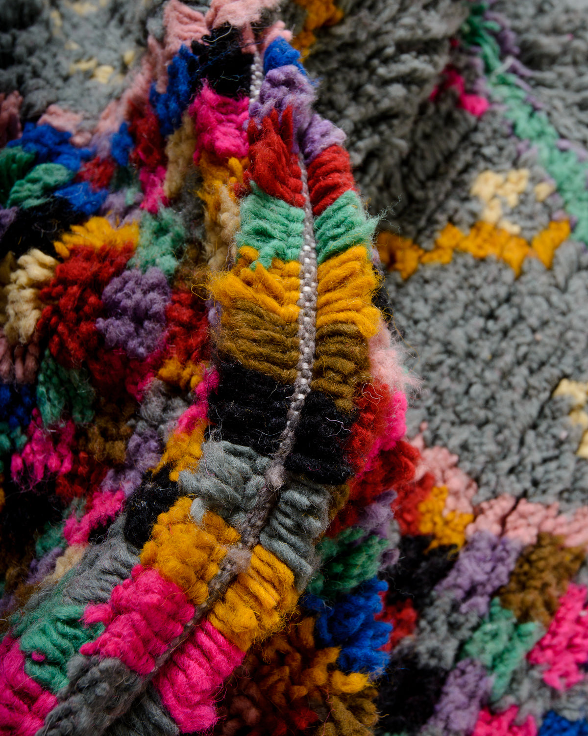 Modern designer handcrafted Berber rug from Morocco. Azilal rug with beautiful colours and patterns. Made of sheep’s wool and colourful cotton.