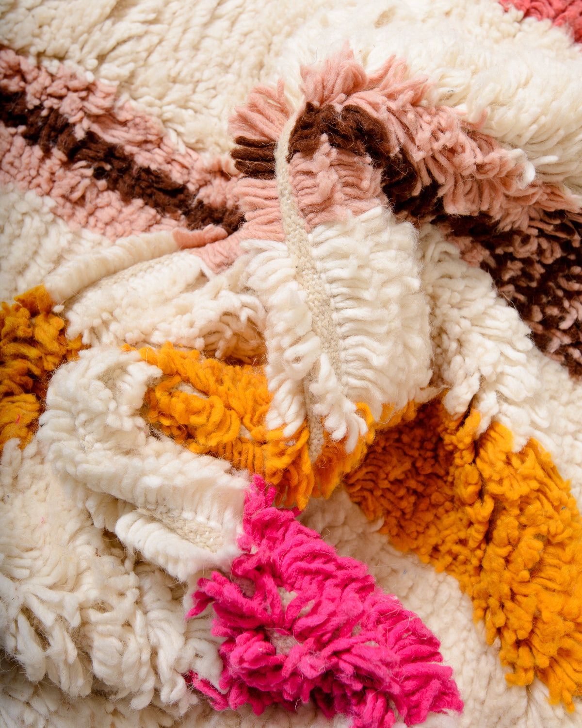 Modern designer handcrafted Berber rug from Morocco. Azilal rug with beautiful colours and patterns. Made of sheep’s wool and colourful cotton.