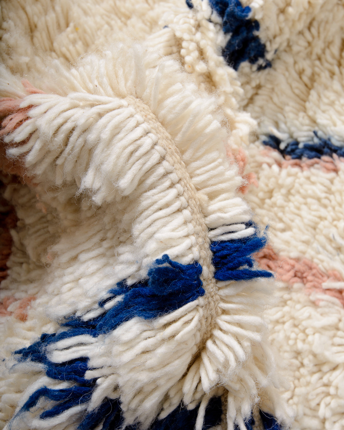 Modern designer handcrafted Berber rug from Morocco. Azilal rug with beautiful colours and patterns. Made of sheep’s wool and colourful cotton.