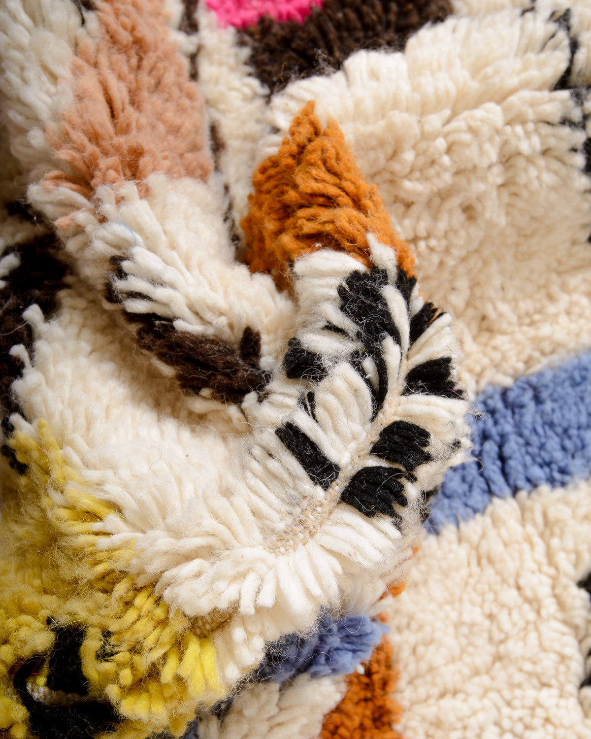 Modern designer handcrafted Berber rug from Morocco. Azilal rug with beautiful colours and patterns. Made of sheep’s wool and colourful cotton.