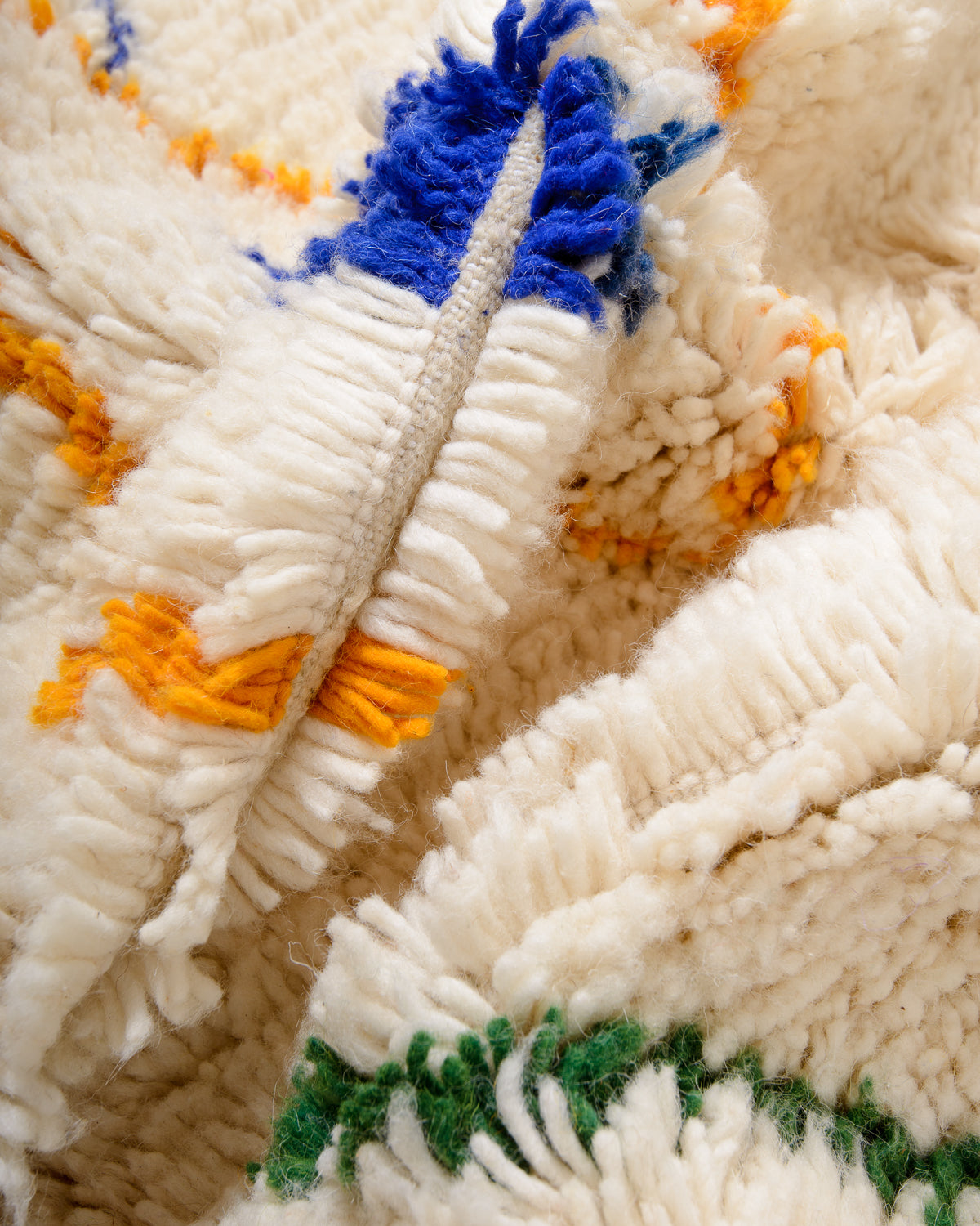 Modern designer handcrafted Berber rug from Morocco. Azilal rug with beautiful colours and patterns. Made of sheep’s wool and colourful cotton.