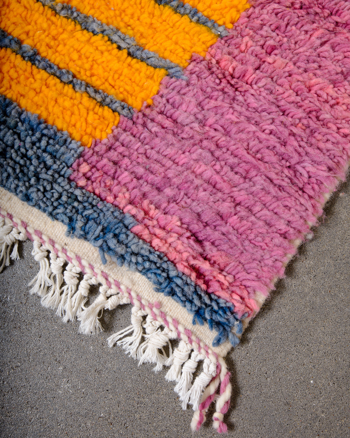 Modern designer handcrafted Berber rug from Morocco. Azilal rug with beautiful colours and patterns. Made of sheep’s wool and colourful cotton.