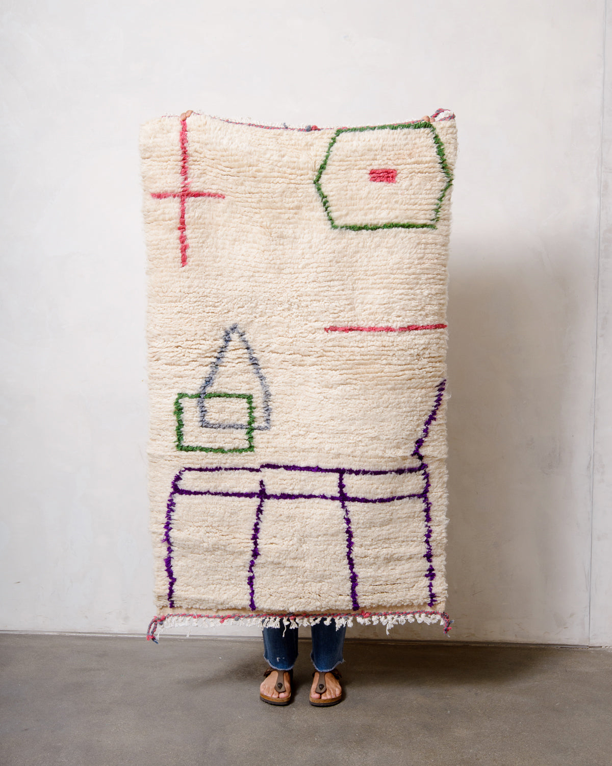 Modern designer handcrafted Berber rug from Morocco. Azilal rug with beautiful colours and patterns. Made of sheep’s wool and colourful cotton.