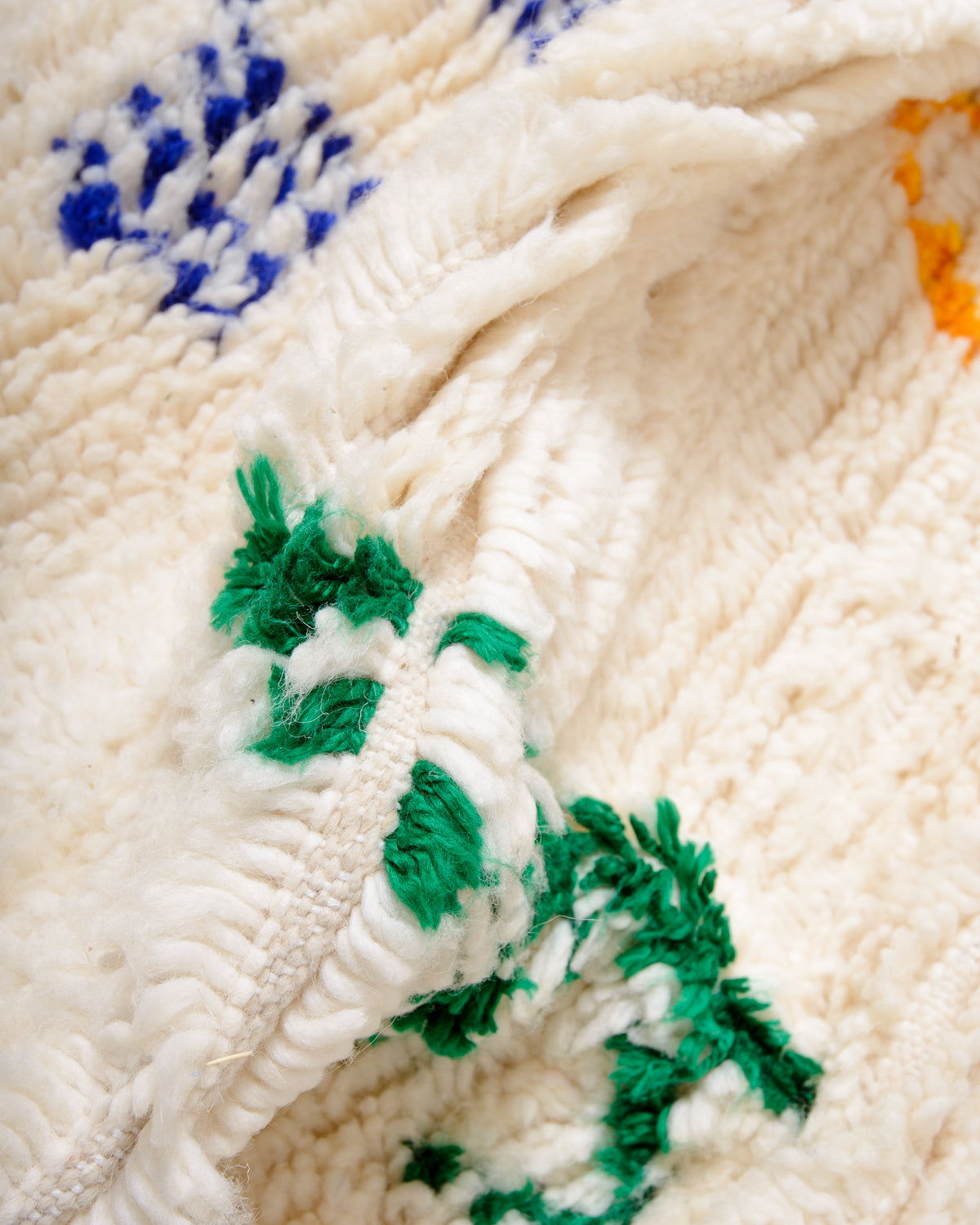 Modern designer handcrafted Berber rug from Morocco. Azilal rug with beautiful colours and patterns. Made of sheep’s wool and colourful cotton.