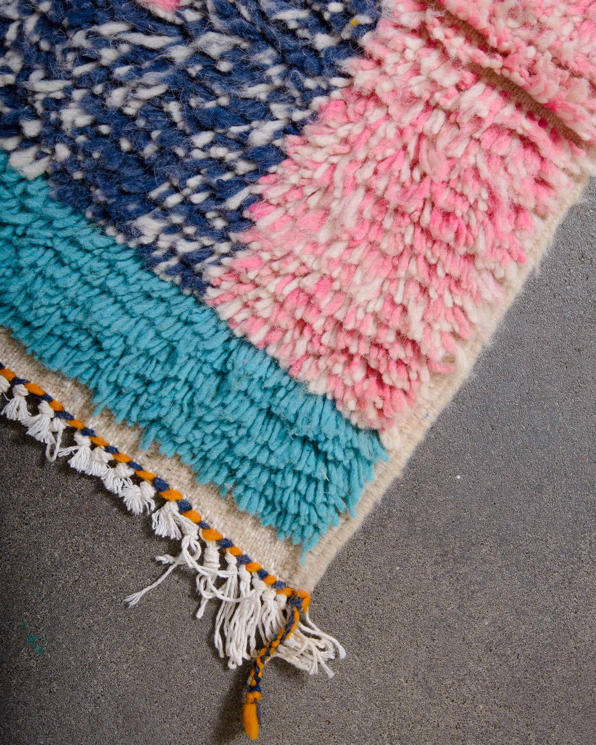 Modern designer handcrafted Berber rug from Morocco. Azilal rug with beautiful colours and patterns. Made of sheep’s wool and colourful cotton.